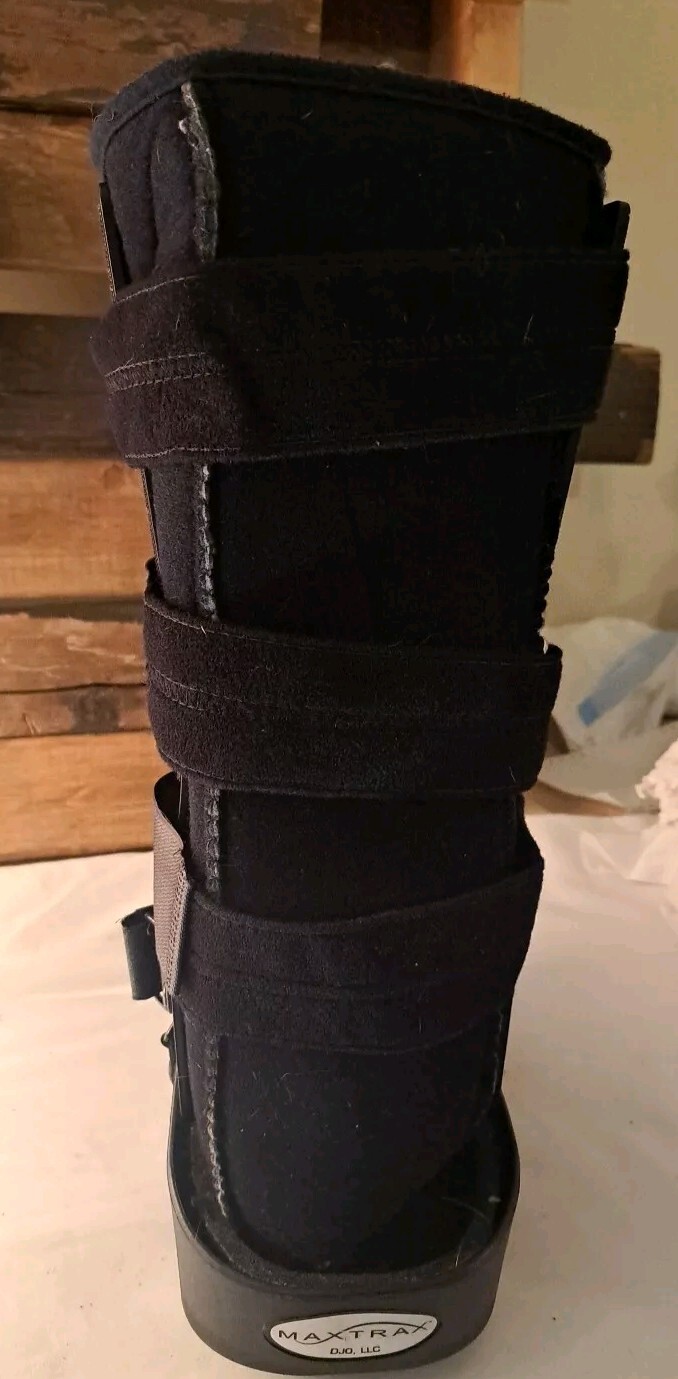 Maxtrax Orthopedic Walking Boot M Medium Brace Ankle Foot Protection DJO