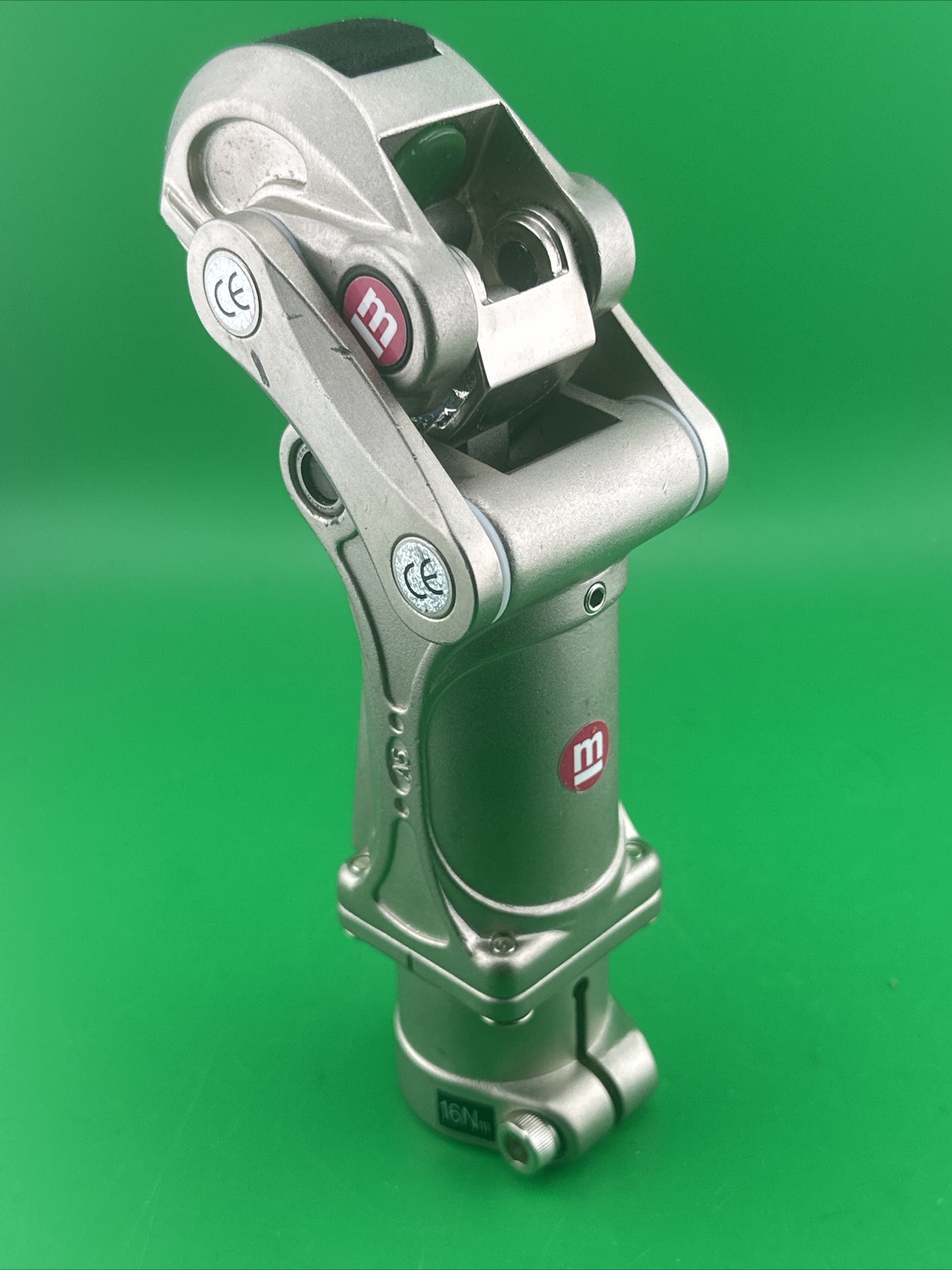 Medi Ossur OP2 Polycentric Pneumatic Prosthetic Knee.