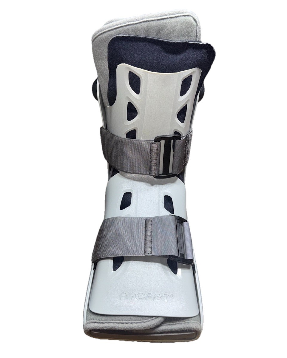 Aircast Softstrike Walking w/ Pump Boot DJO LLC – Size Medium – Air Cast Boot