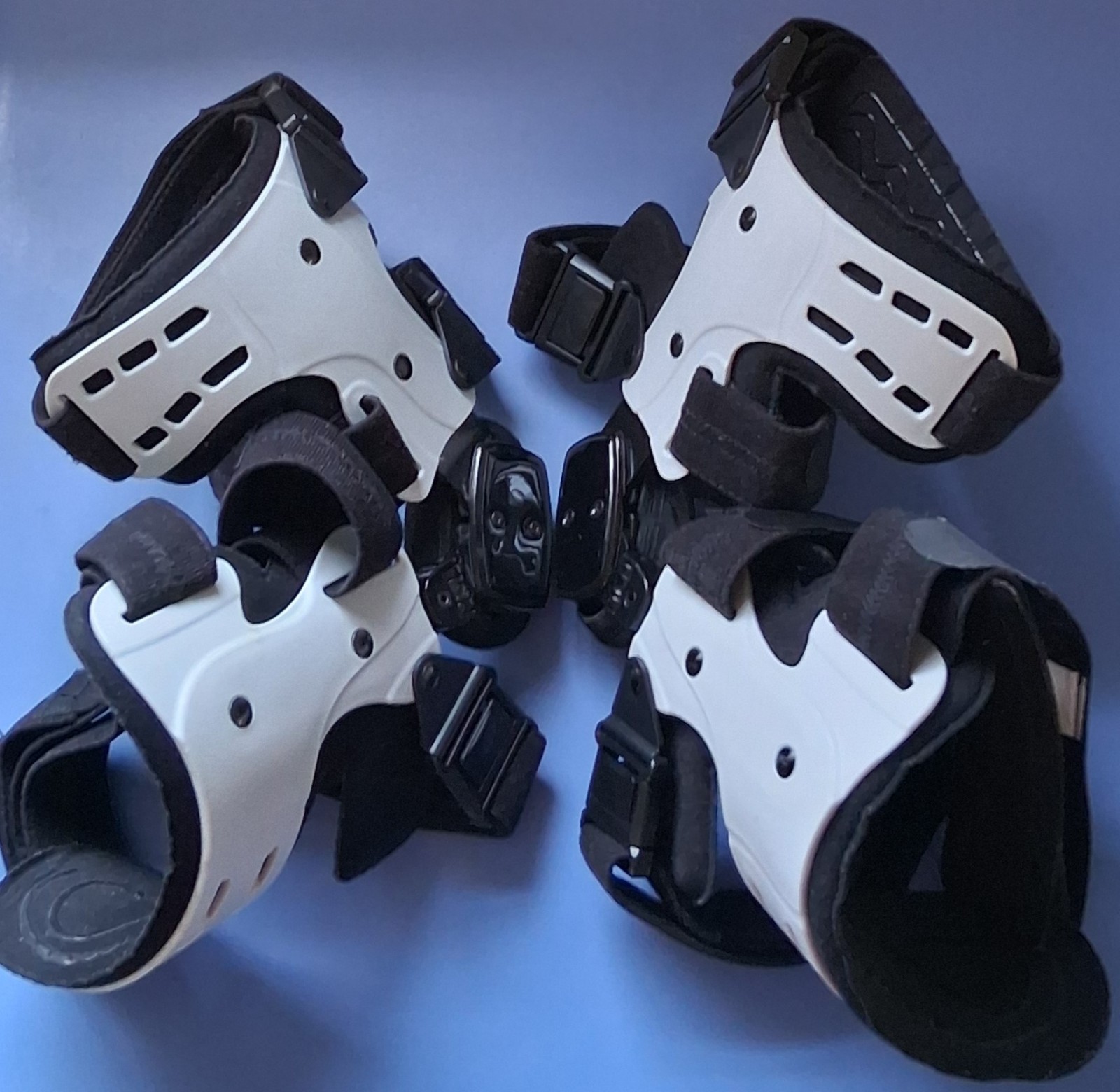 Pair (Left/Right) Universal OA Unloader Knee Braces – Osteoarthritis Pain Relief