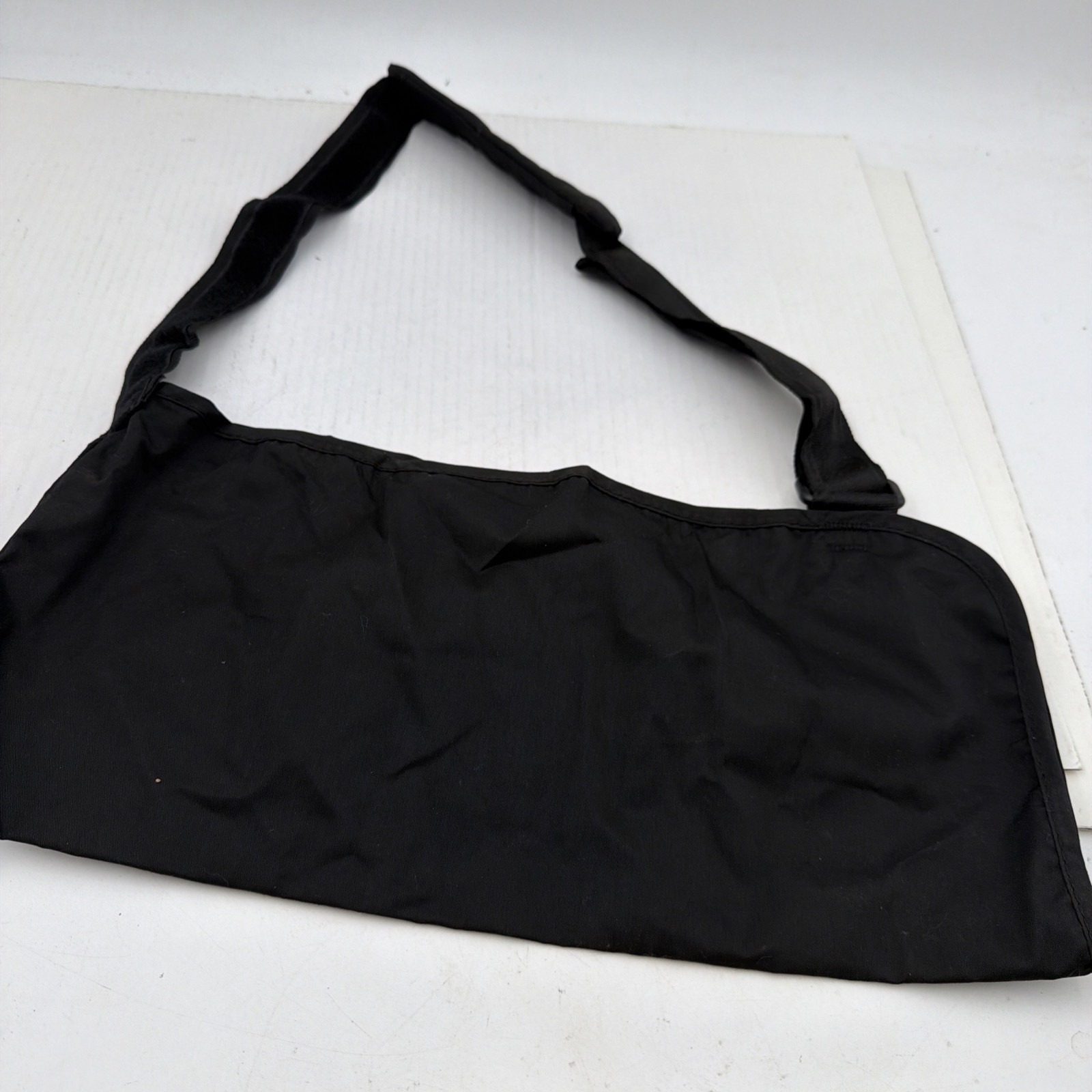 Arm Sling w/Thumb Loop Adjustable Shoulder Immobilizer Left Or Right Arm D2A