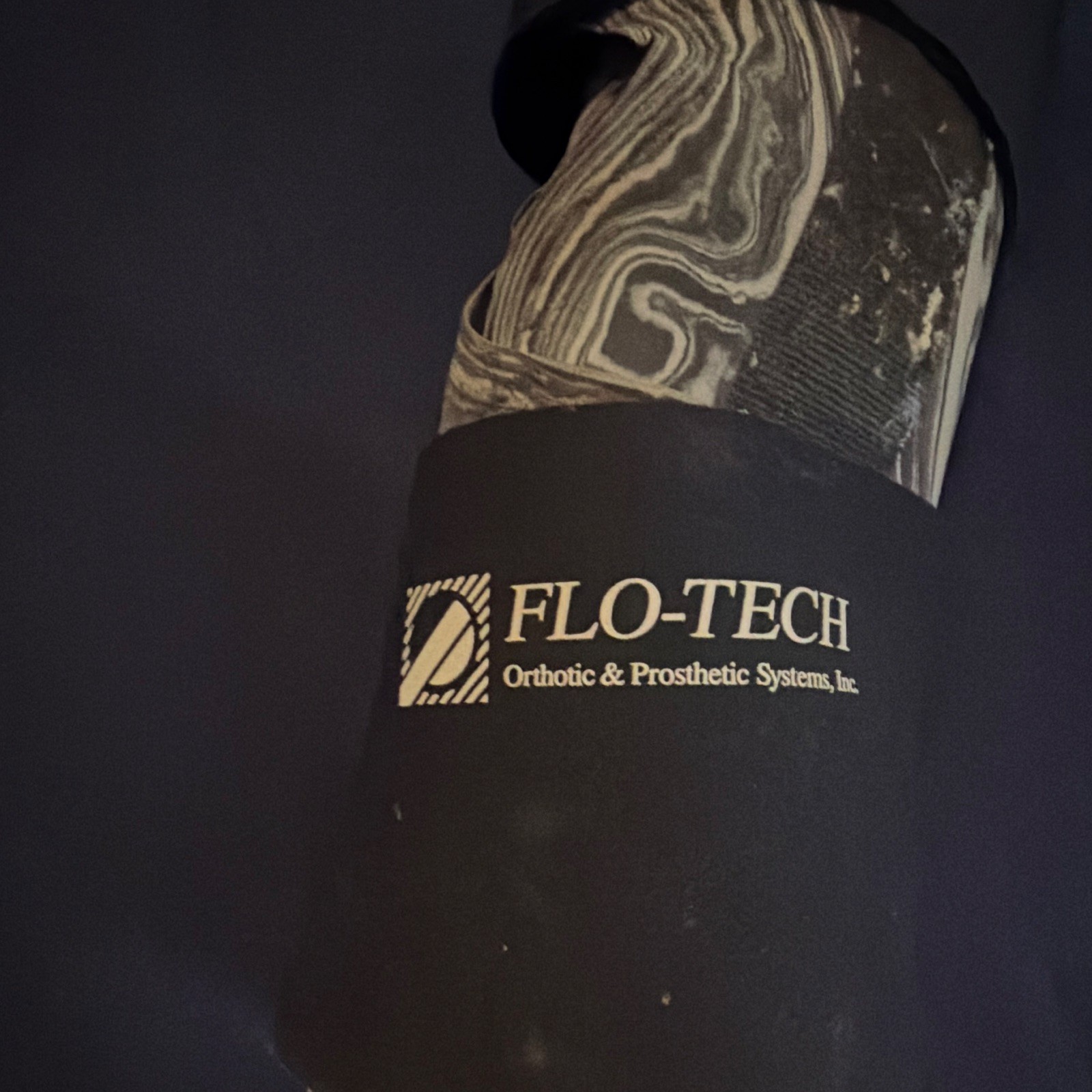 FLO-TECH Adjustable Arm Brace for Stabilization, One Size, Black/Gray