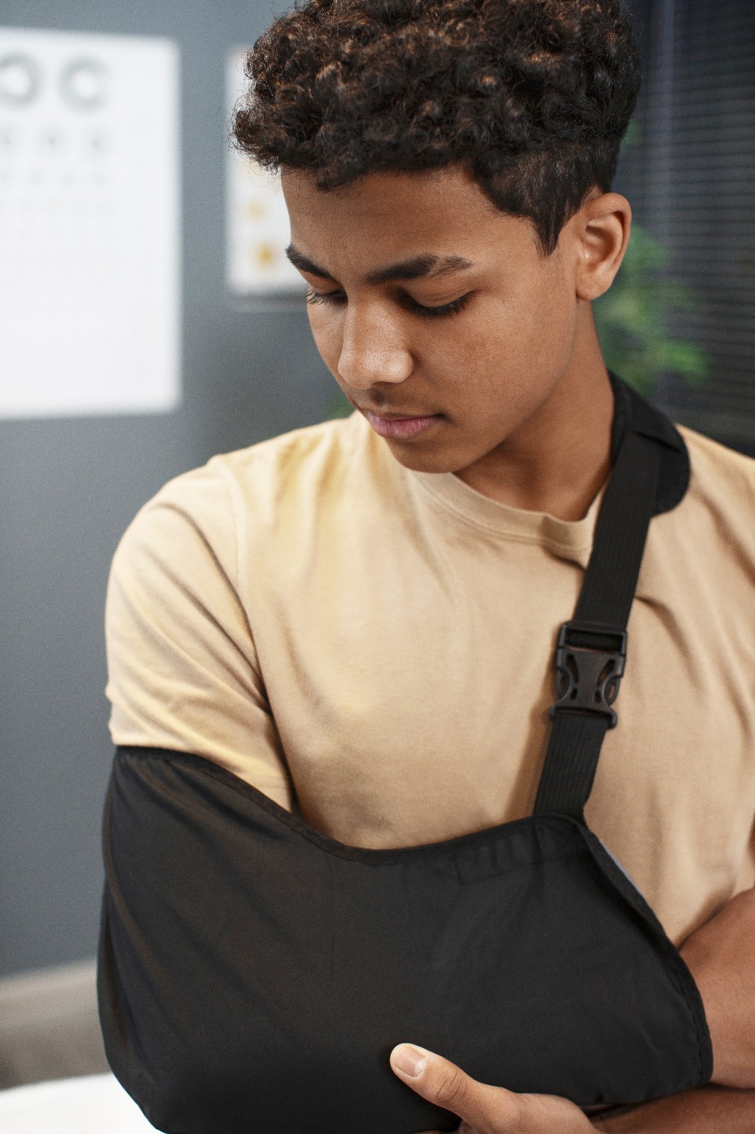 New Procare Delux Arm Sling M Black 79-84005