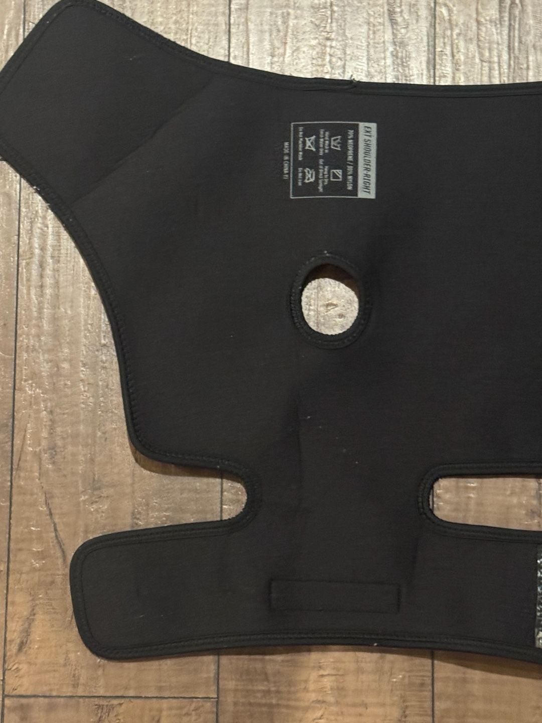 Hyperice EXT Shoulder Right Compression Wrap