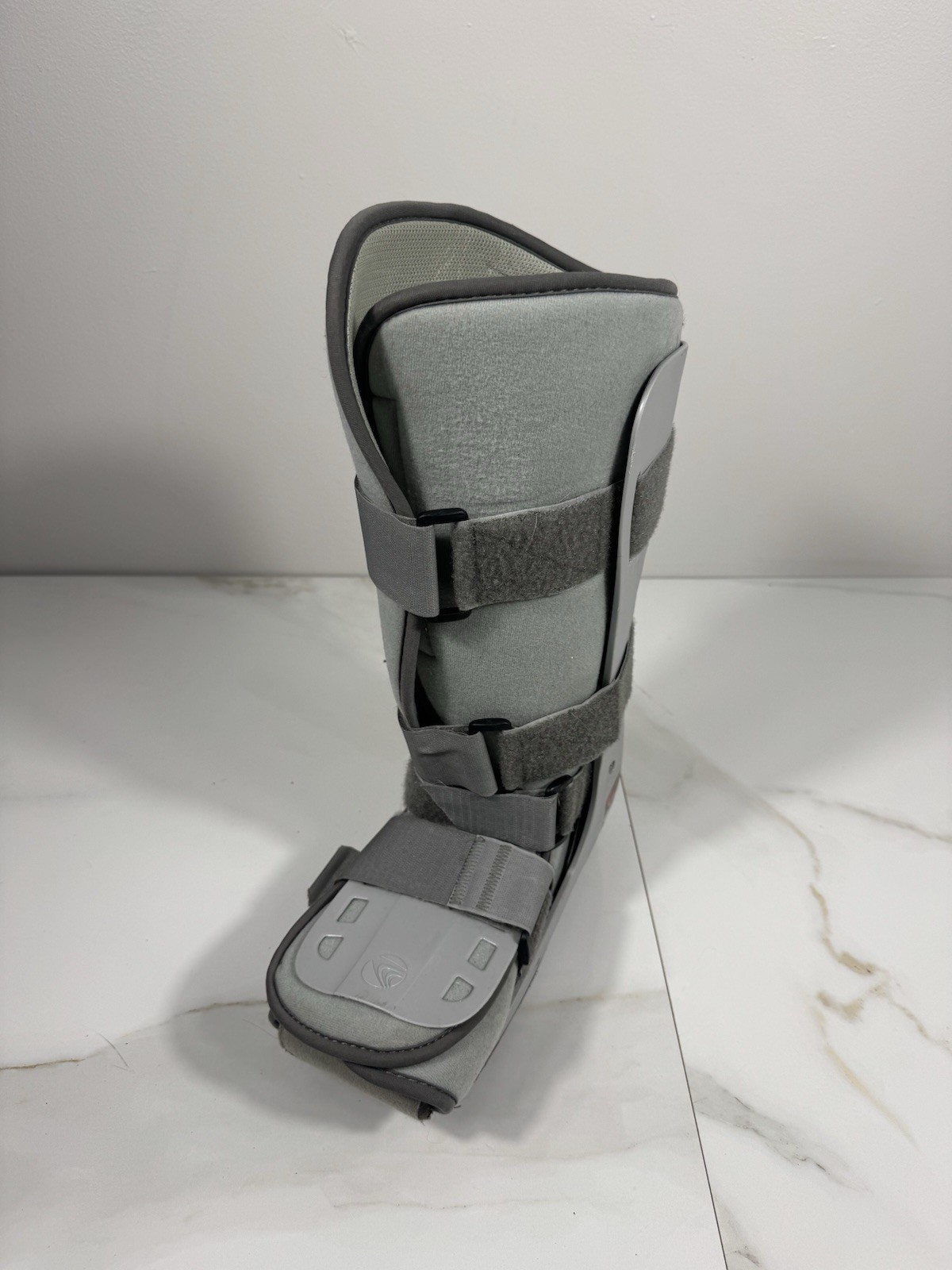 BREG Genesis Mid-Calf Full Shell Walker BOOT Medium-Used