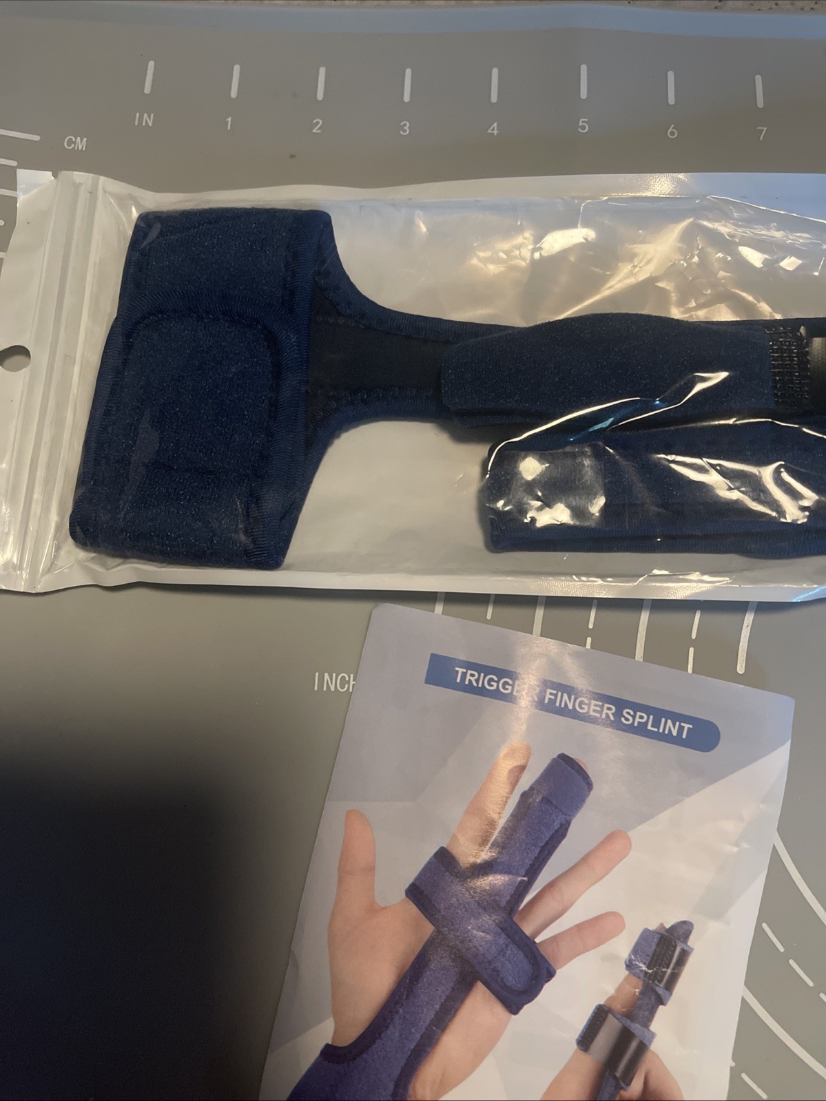Trigger Finger Splint, Fits All Fingers , Sprain Brace, Medium
