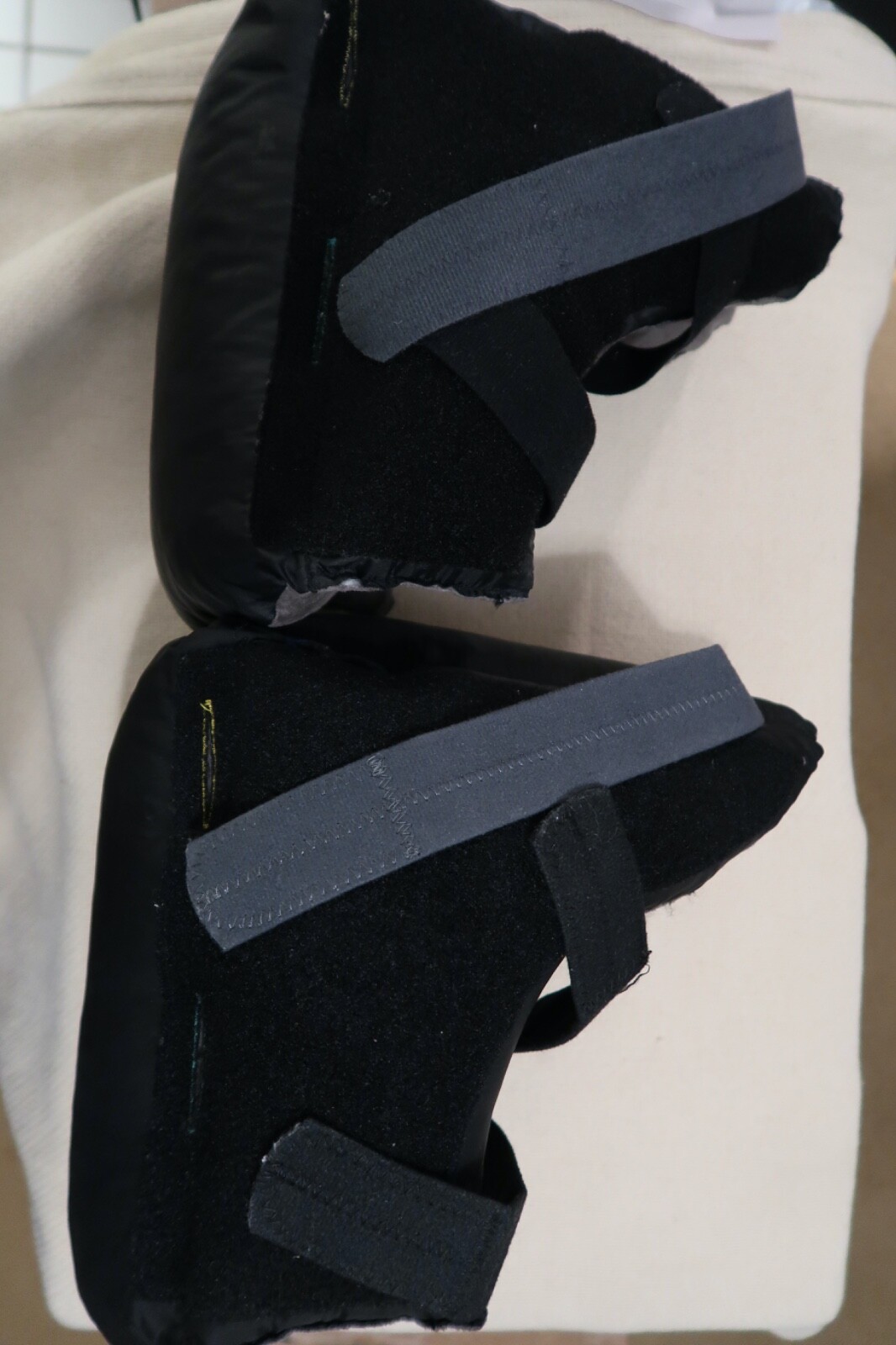 (2) Heel Protector Boot Medline HEELMEDIX PETITE Black/Gray