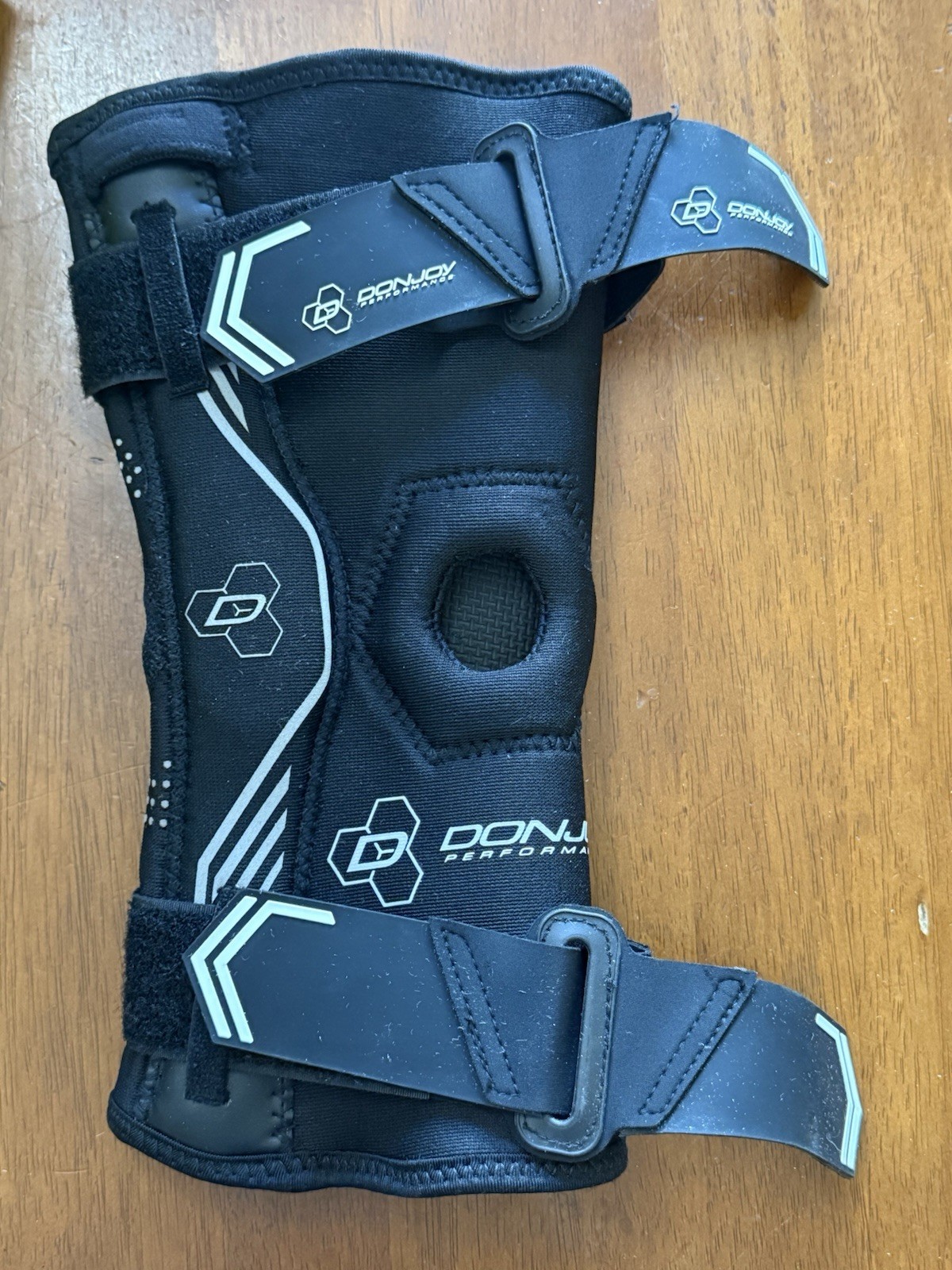 DonJoy Performance Bionic Drytex Hinged Knee Sleeve Size Small