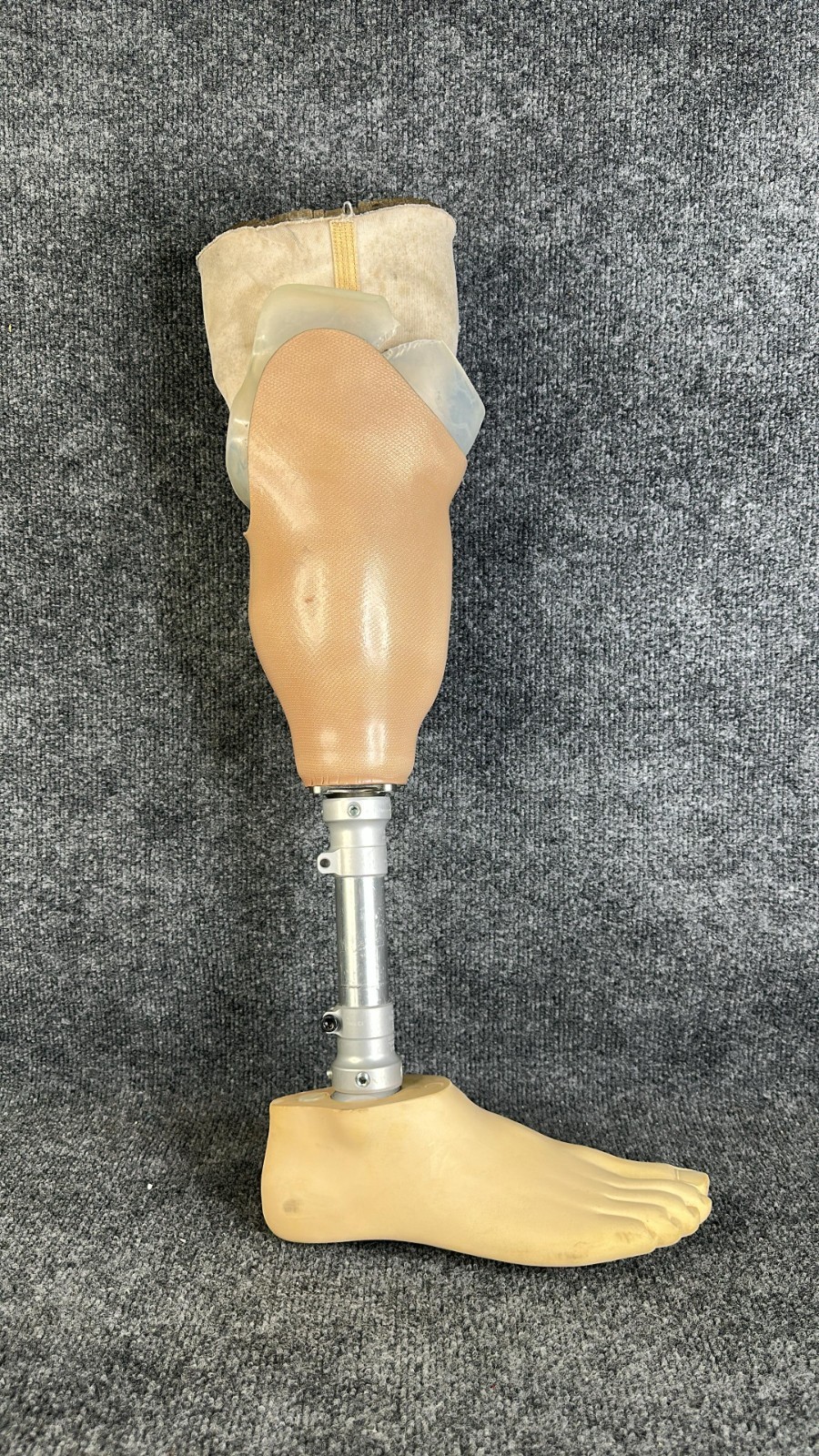 Ottobock Titan Right Below Knee Prosthetic Leg Size 28 Used