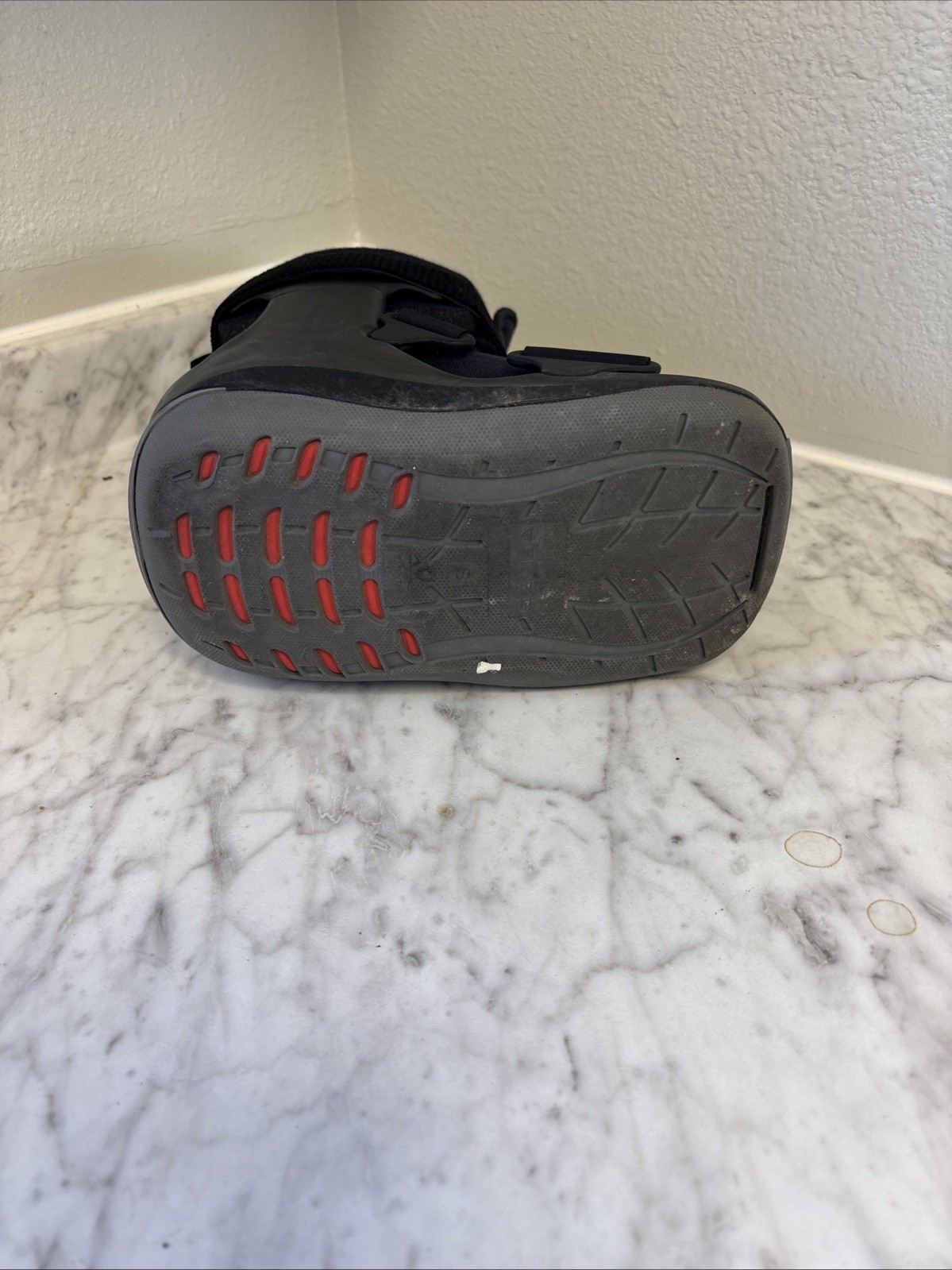 Breg SoftGait Air Short Walker Boot Size S, 19302Y