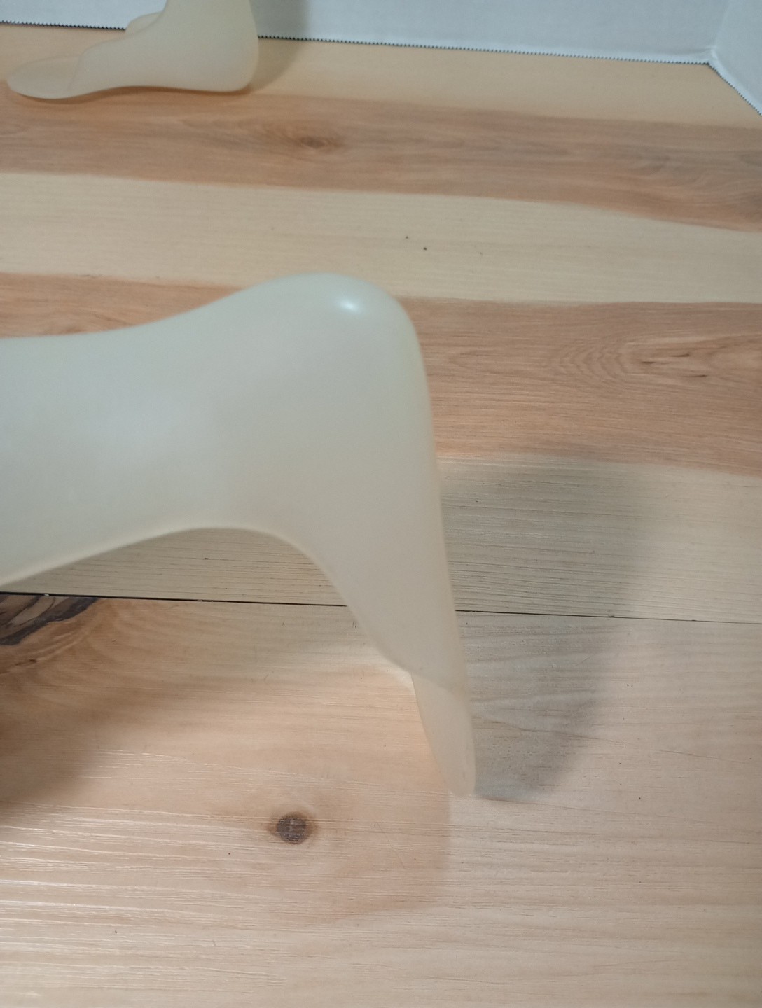 VTG Foot Left Right Ankle Foot Orthosis Molded White Plastic Therrian, Joseph