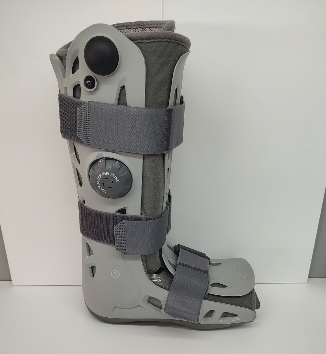 AirCast Soft Strike Walking Pneumatic Pump Boot Walking Cast Size M