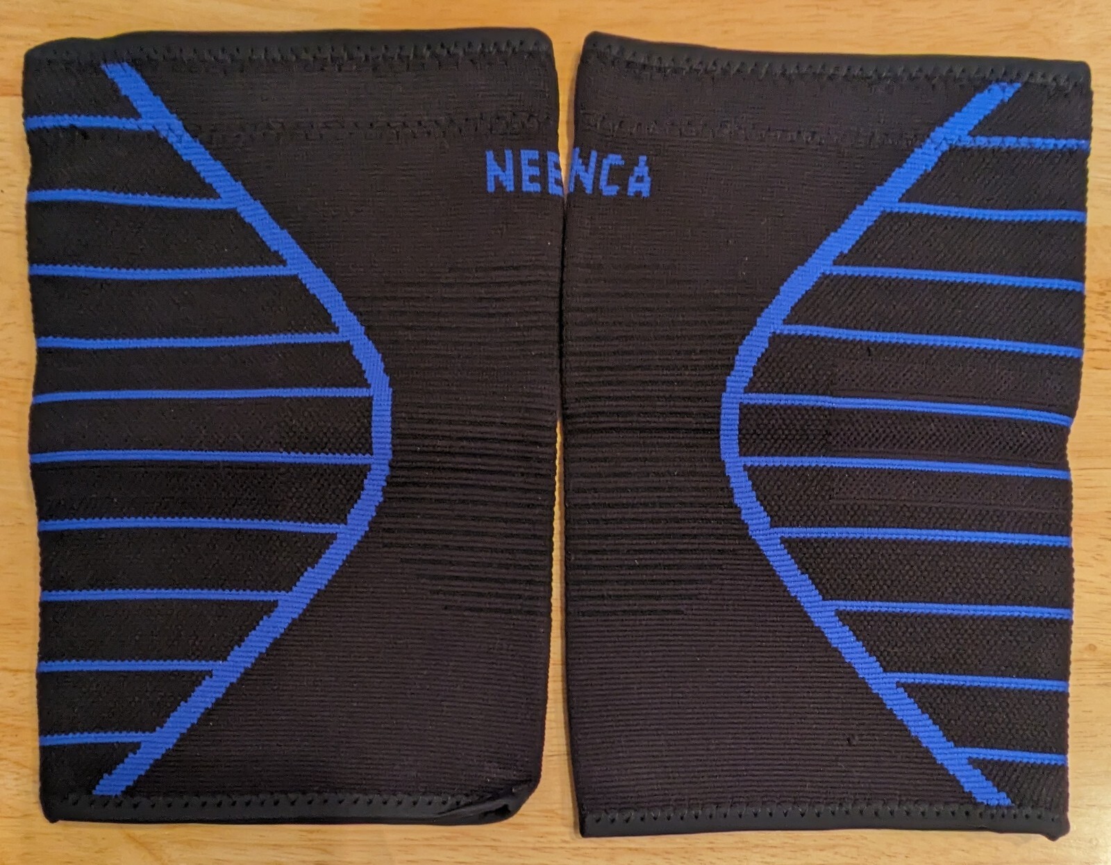 Neenca – Knee Brace – Sports Protection Series – Black & Blue – Size XL – 1 Pair