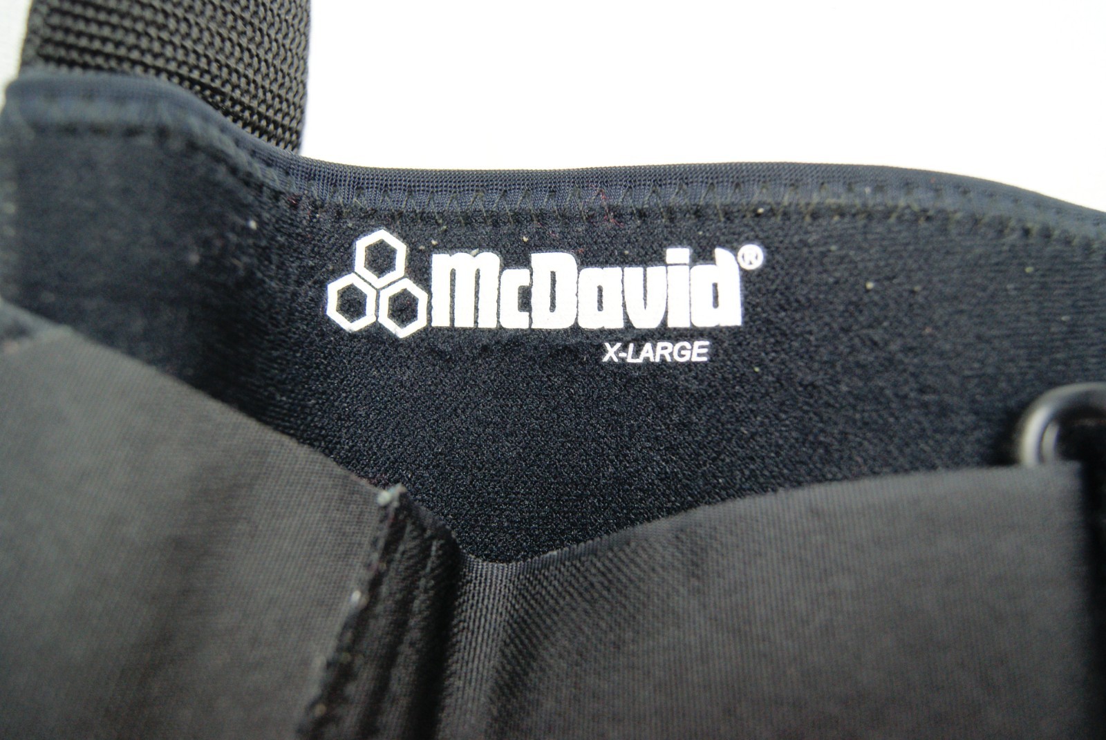 mcdavid hinged knee brace XL black hook & loop closure neoprene