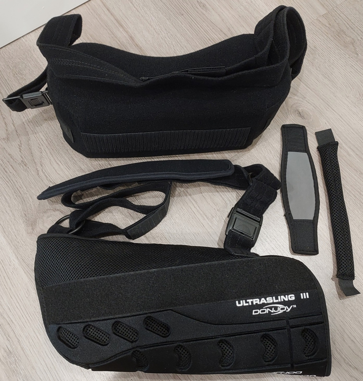 DonJoy UltraSling III Shoulder Immobilizer Sling Medium w/Abduction Pillow