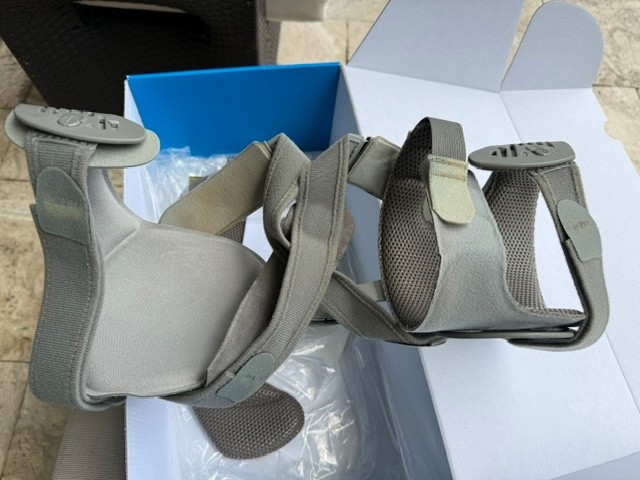 Oessur Unloader One Knee Brace Medium Right Medial for Left Knee