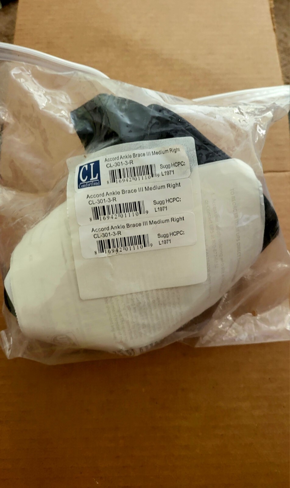 Accord III Ankle Brace (Medium Right) by Comfortland
