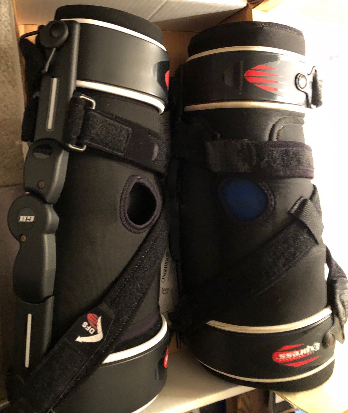 Ossur The Unloader Express DFS Osteoarthritis Right Knee Brace L Black Washable