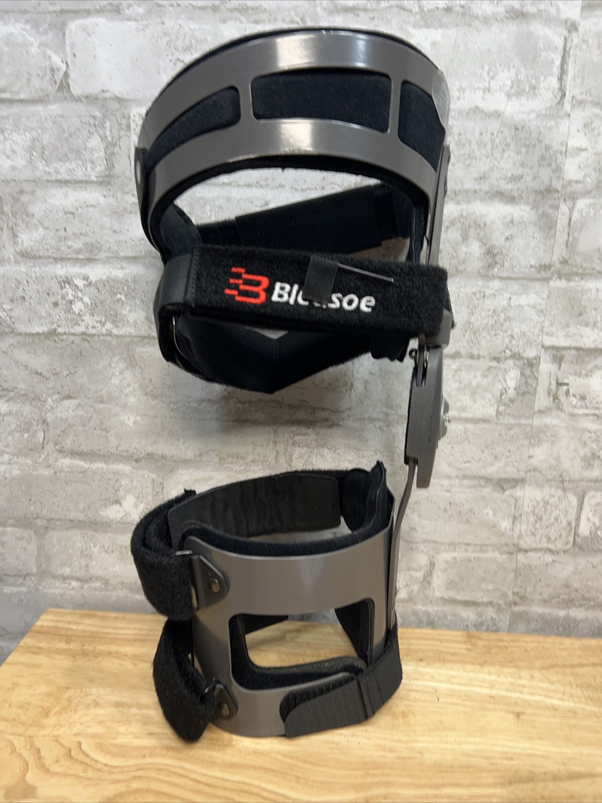 Bledsoe Thruster 3 Medial Short Large Right Brand New MSRP $649