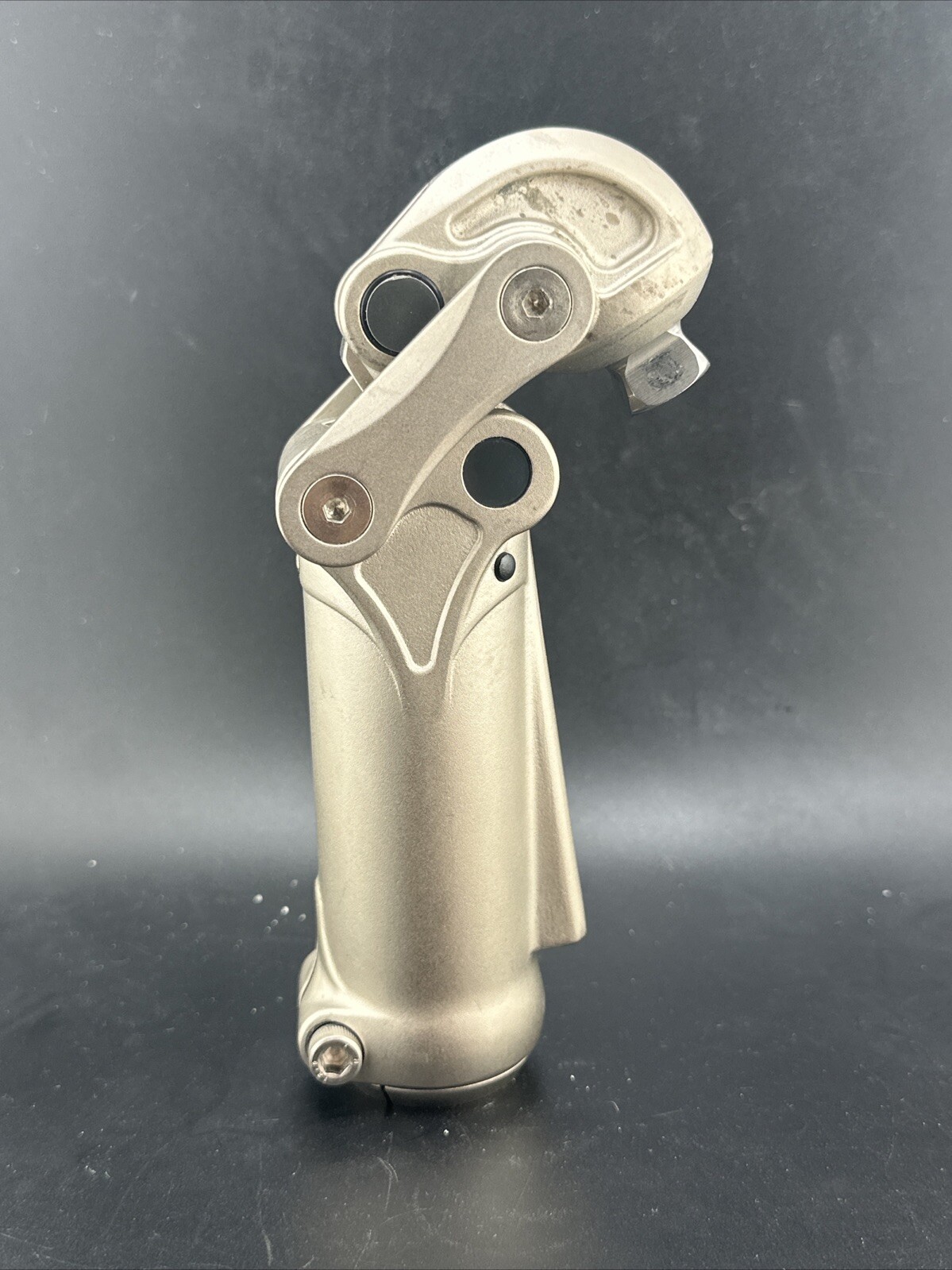 Medi Ossur OP2 Polycentric Pneumatic Prosthetic Knee.