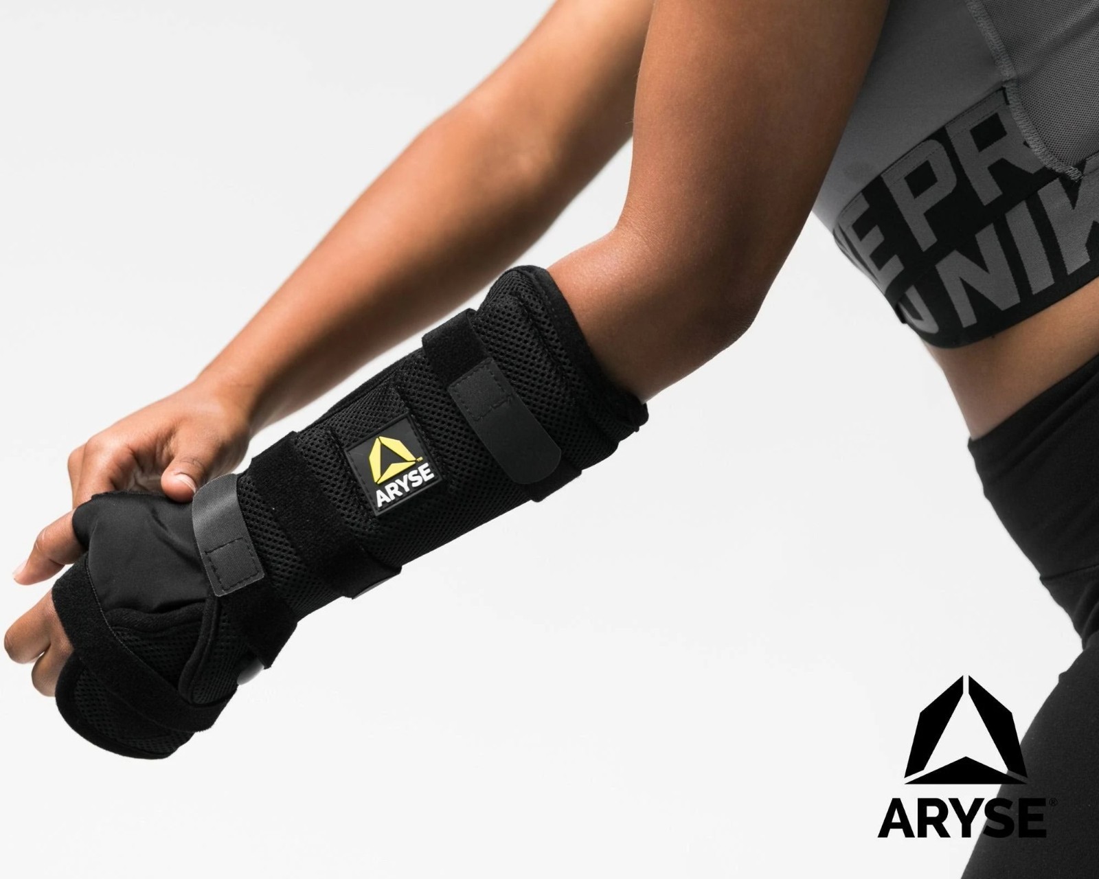 ARYSE® Metforce Adjustable Wrist Brace / AY-3916-102 | Brand New