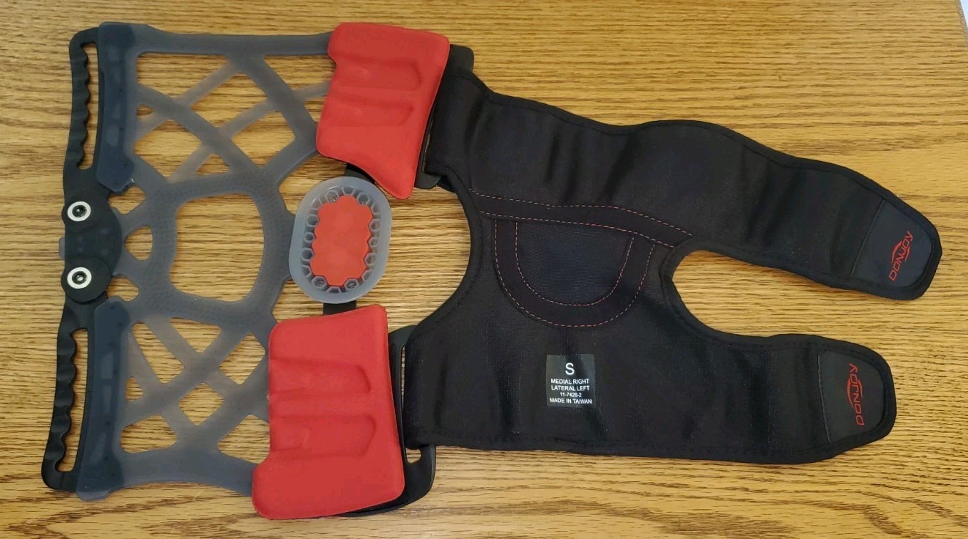 DonJoy OA Reaction Web Knee Brace Size Small-Medial Right/Lateral Left 11-7426-2