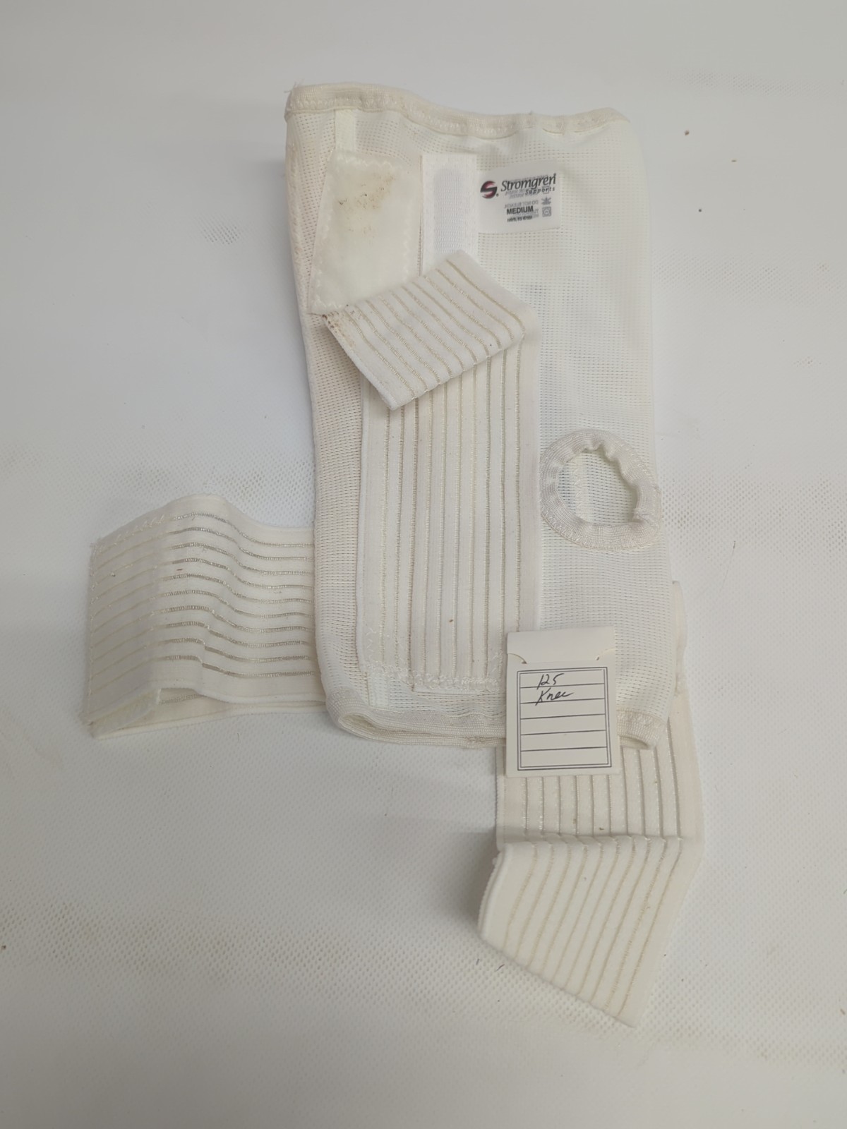 Vintage Stromgren White Medium Knee Brace