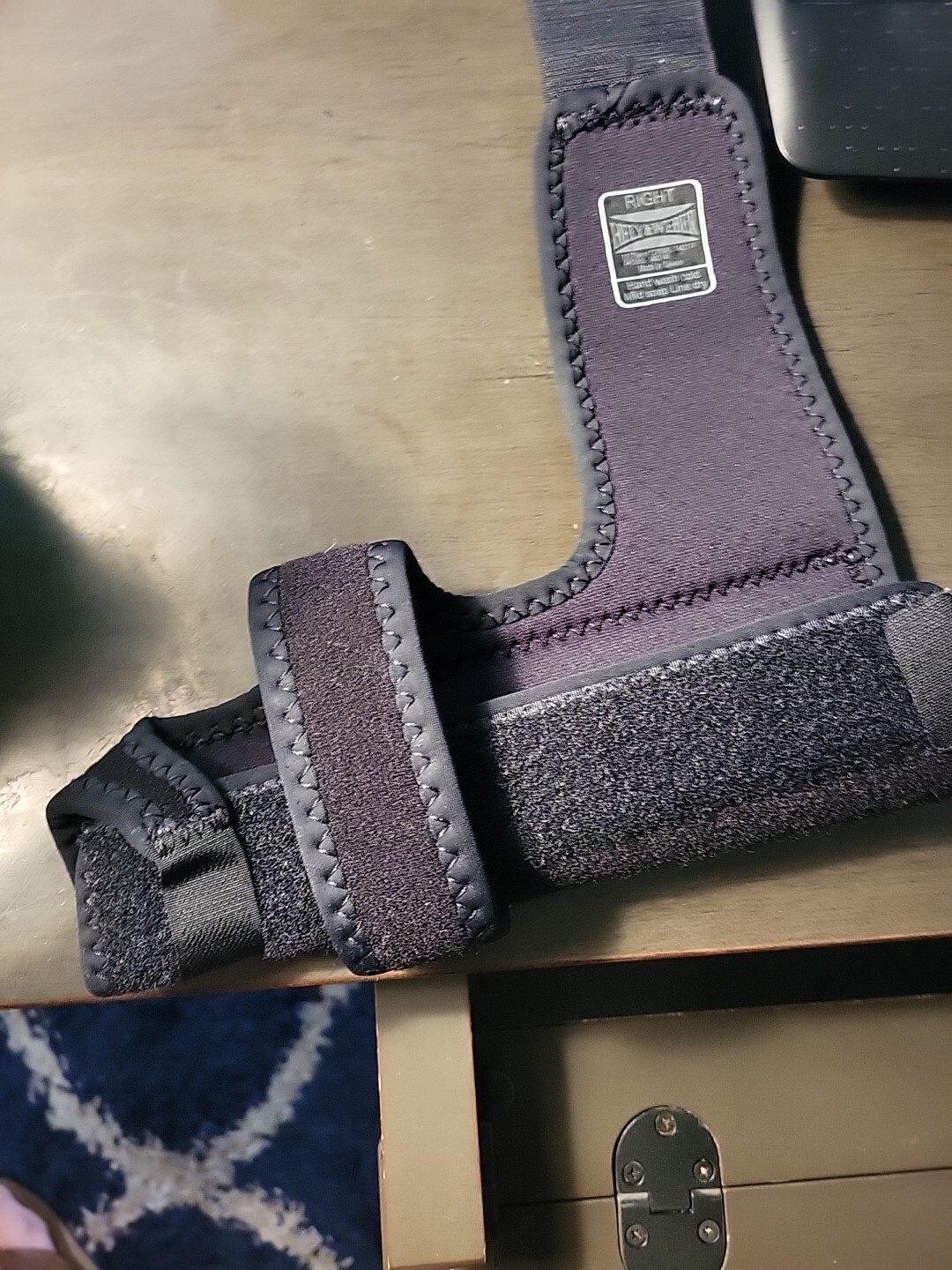 Hand / Finger Brace Hely Weber Neoprene / Nylon / UBL Right Hand Black