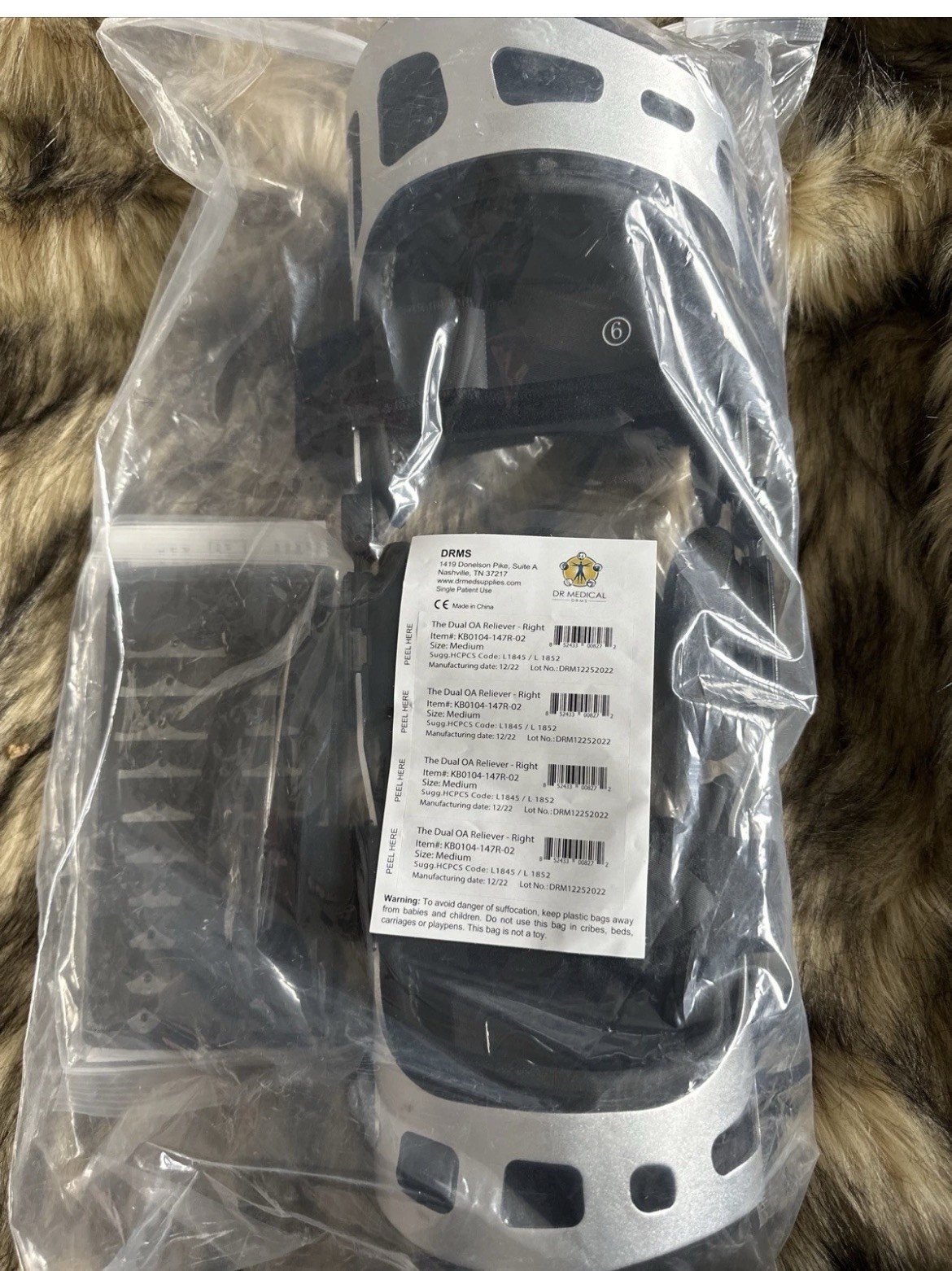 KNEE BRACES – MEDIUM – BOTH RIGHT AND LEFT KNEES- Hinged