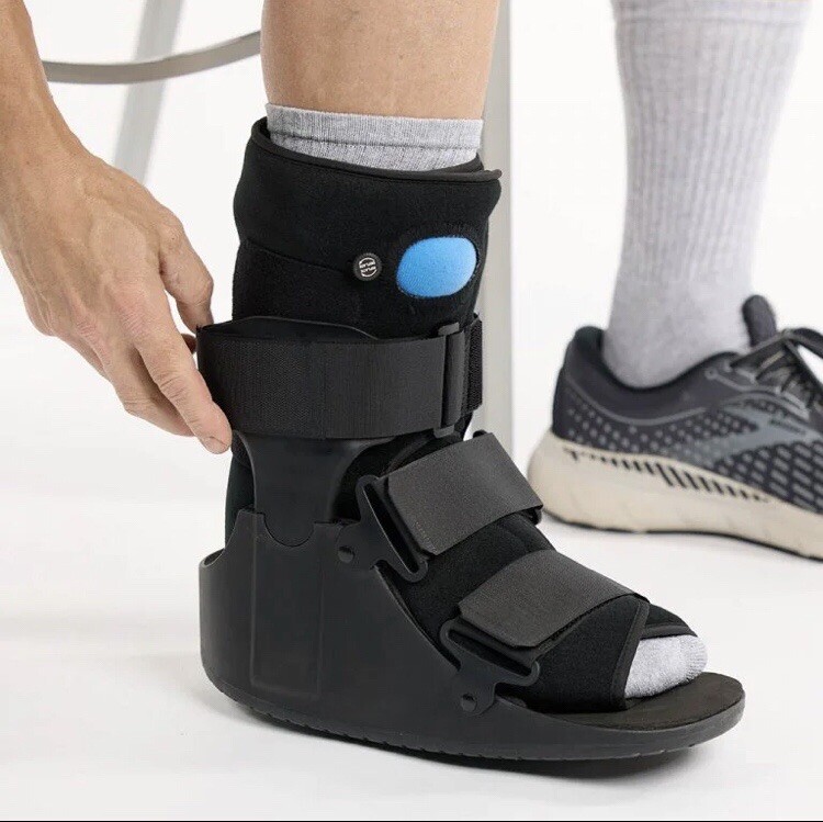 NEW United Ortho Air Stabilizer Walking Boot Fracture Boot Foot & Ankle (S)