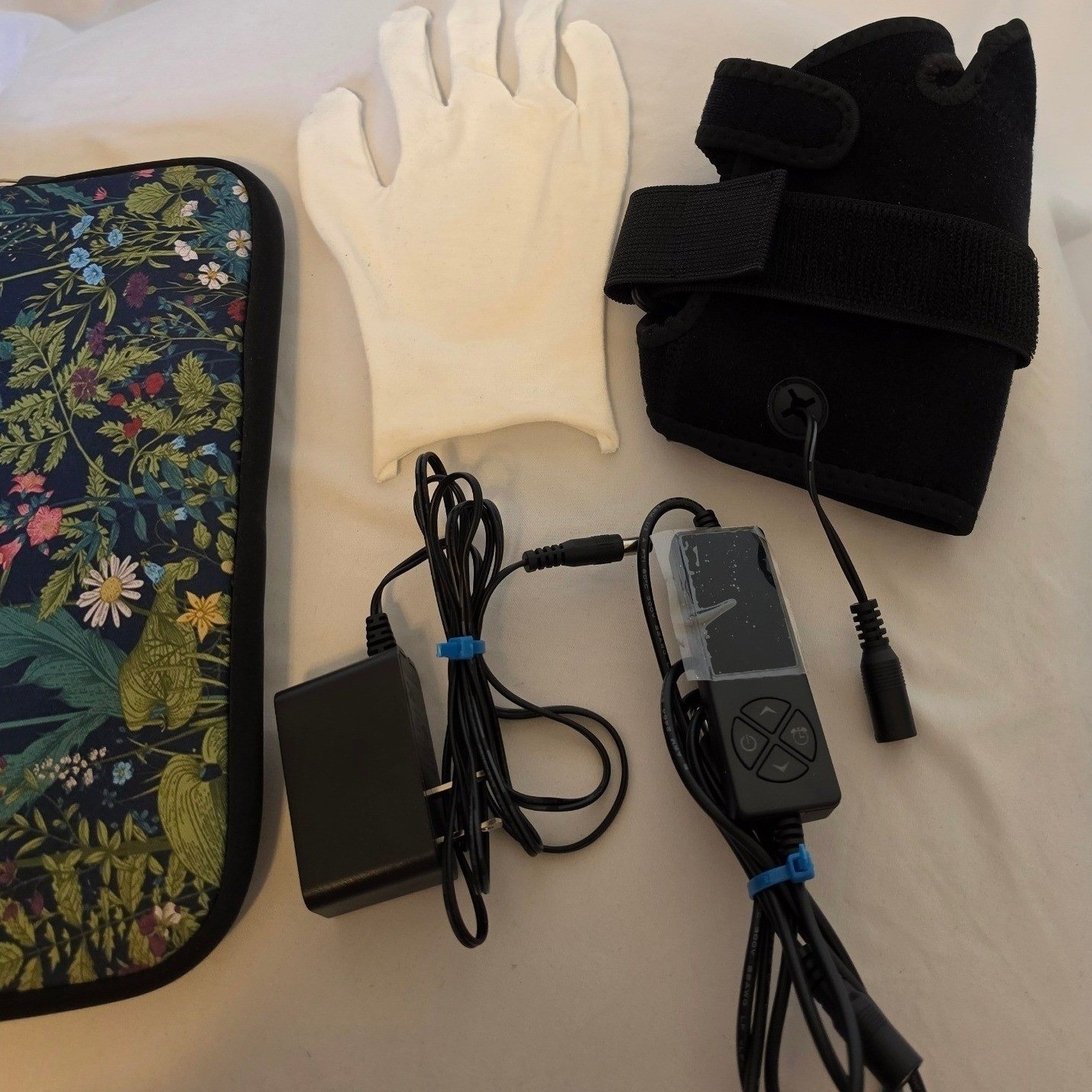 Hand Heating Pad Brace for Arthritis and Tendonitis with Heat & Timer Settings