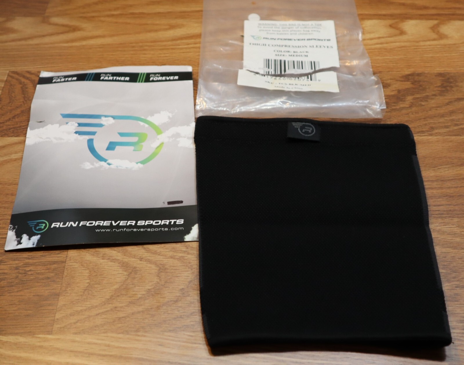 Run Forever Sports Black Thigh Compression Sleeve (1) Size Medium **NOT A PAIR**