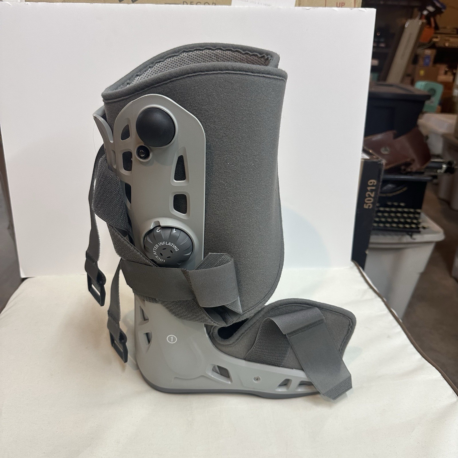 Aircast AirSelect Short Walker Brace / Walking Boot – Gray, Size: M