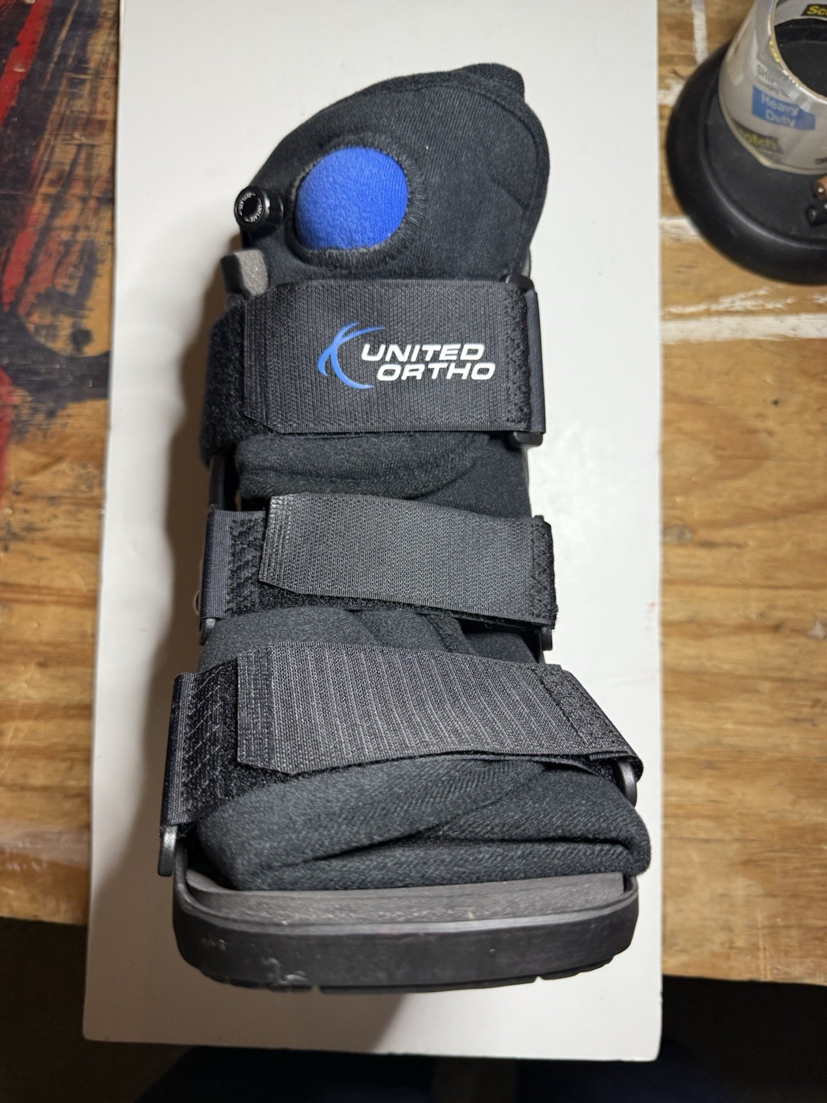 United Ortho USA14115 Walker Fracture Boot XSmall Black XS