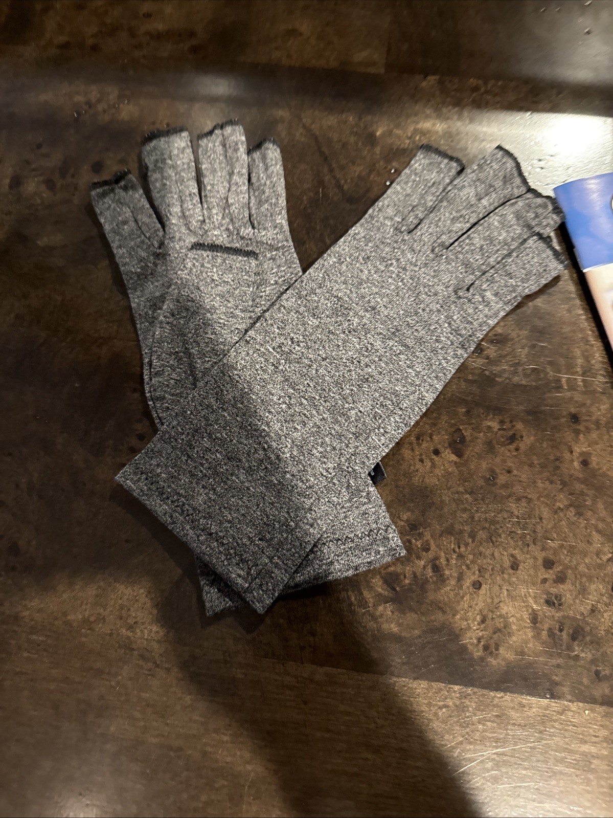 Doctor Developed Grey Compression Unisex Gloves Arthritis Gloves 1 Pair Sz M