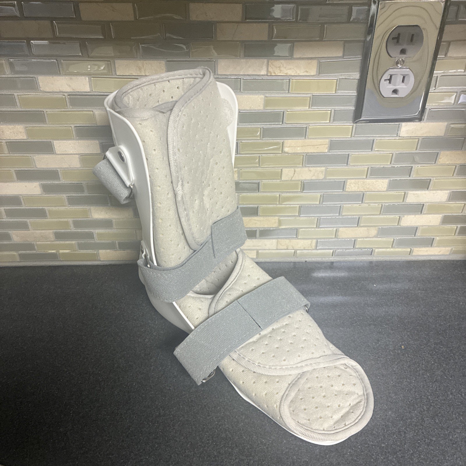 Large White Standard Walking Brace Boot – Large Left Boot Left Foot Medical Boot