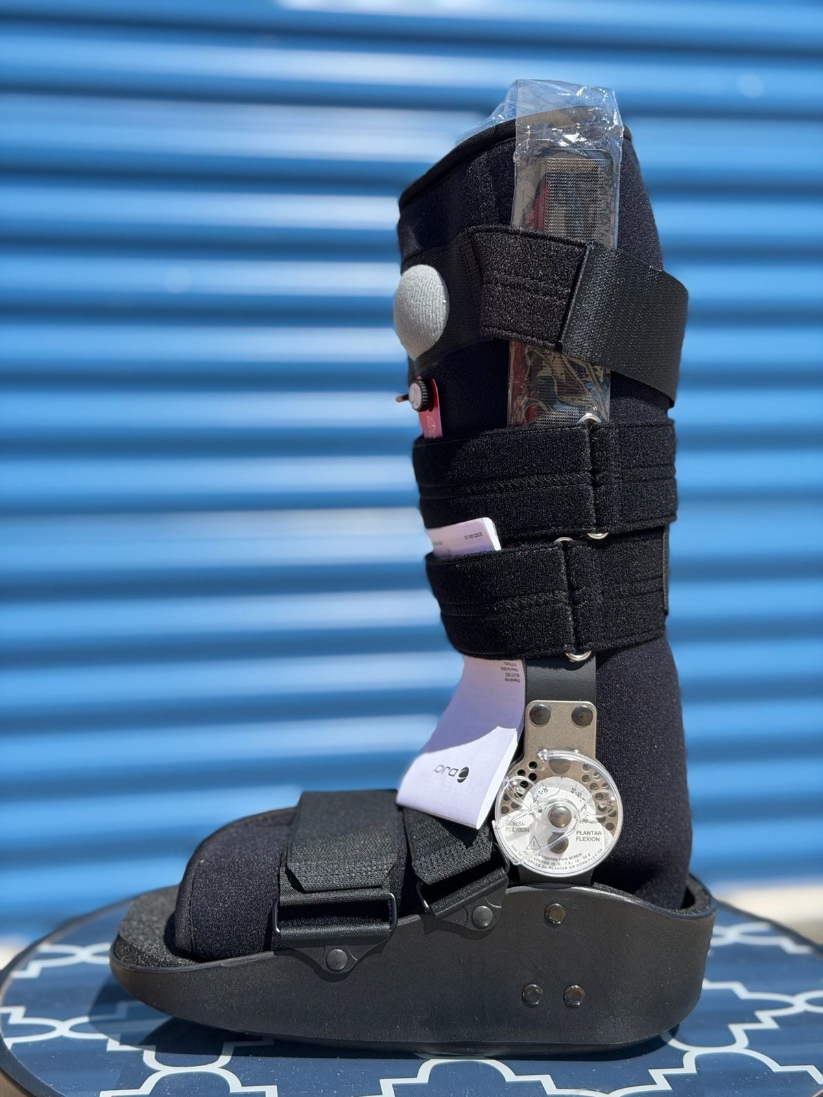 NEW DonJoy Maxtrax ROM Air Walker Boot, Size Medium