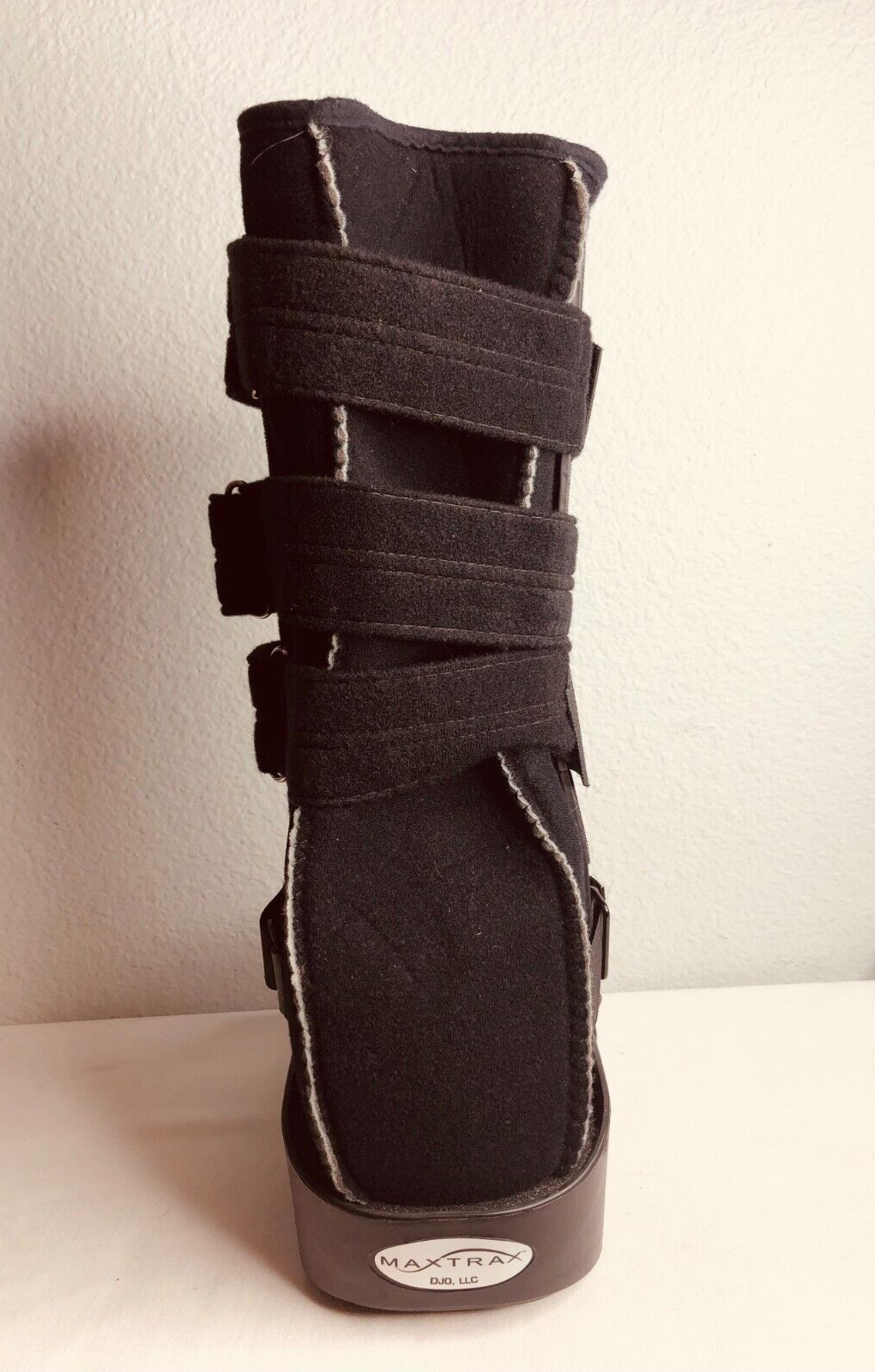 Max Trax Orthopedic Walking Boot Size Medium Black