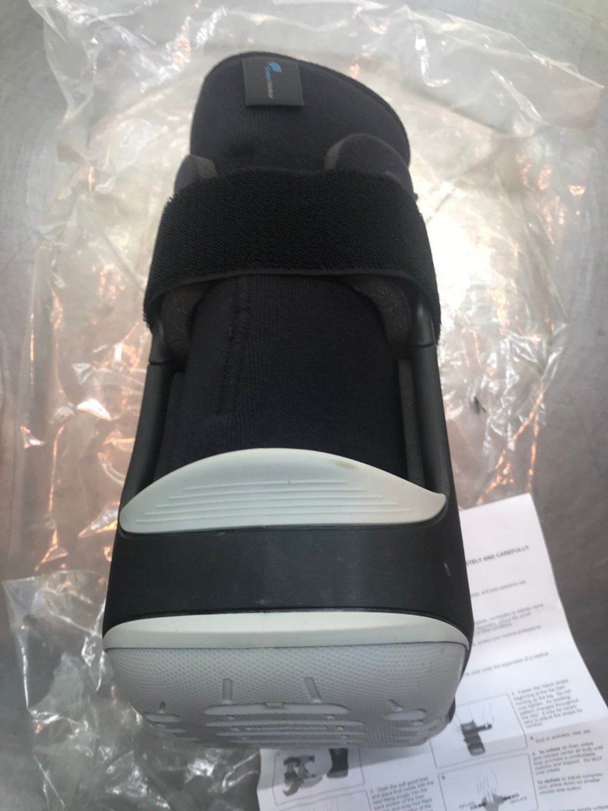 11103 Ovation Medical Pneumatic Shockpod Short Walker Brace SMALL – Black/Gray