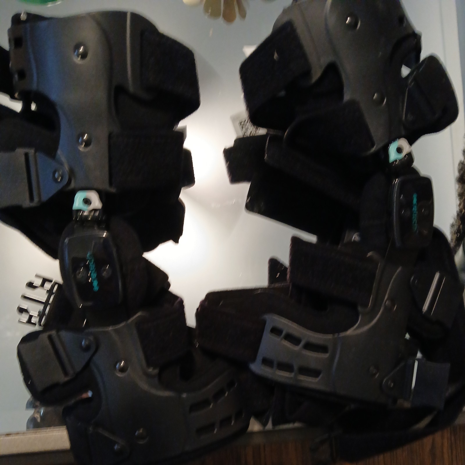 Coretech 843 OA Knee Brace Left