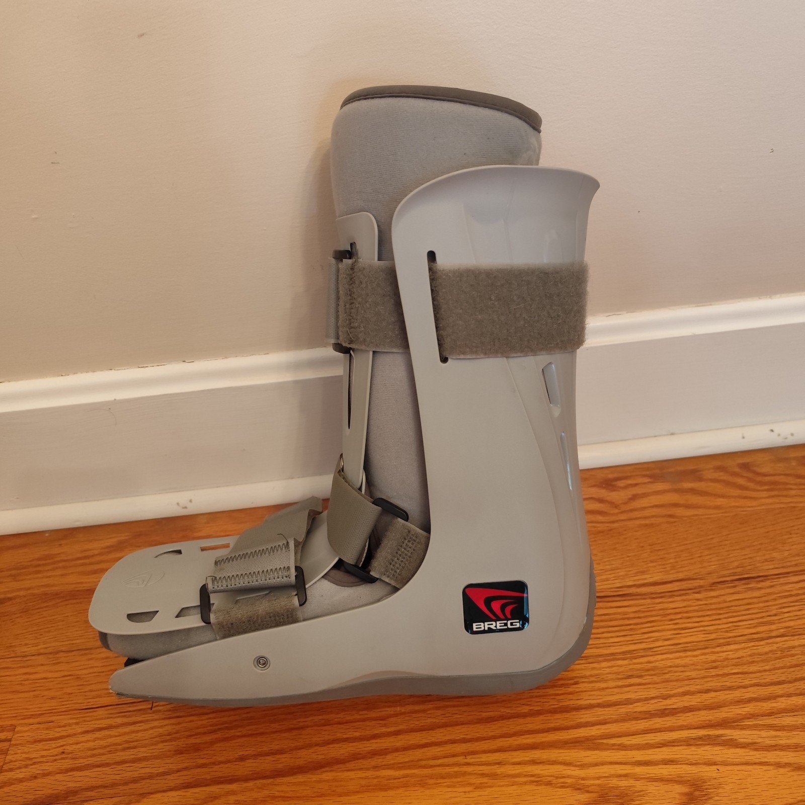 Breg Genesis Mid-Calf Full Shell Walker size large
