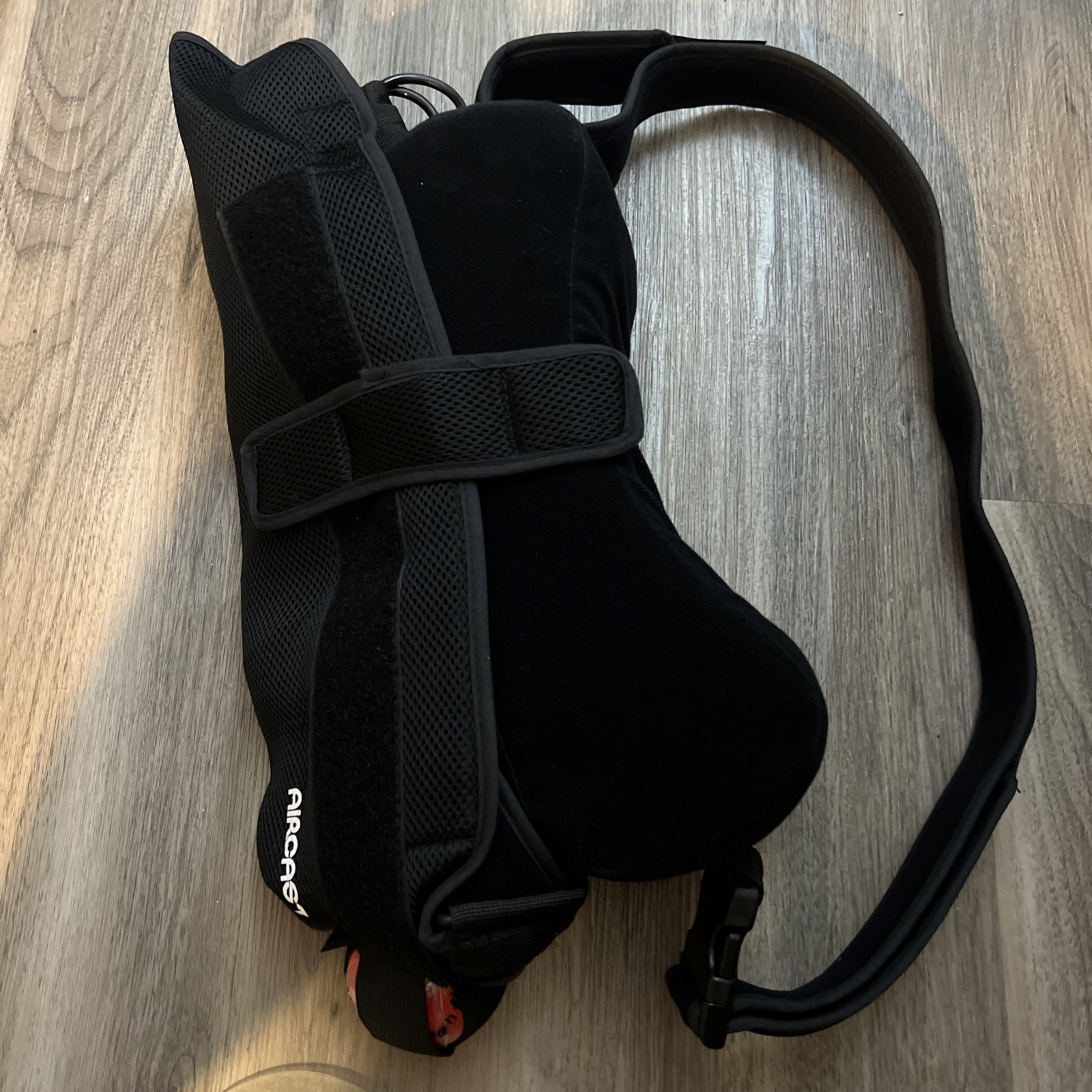 DJO Universal Shoulder Immobilizer Quick-Fit with Abduction Pillow Aircast