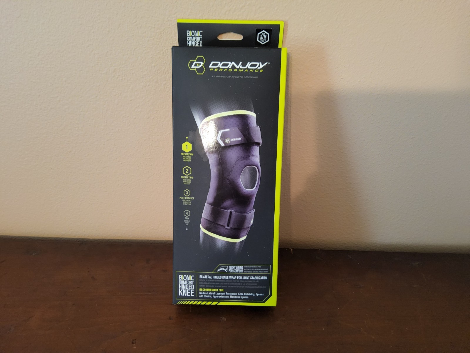 DonJoy Performance Bionic Comfort Hinged Knee Brace S/M