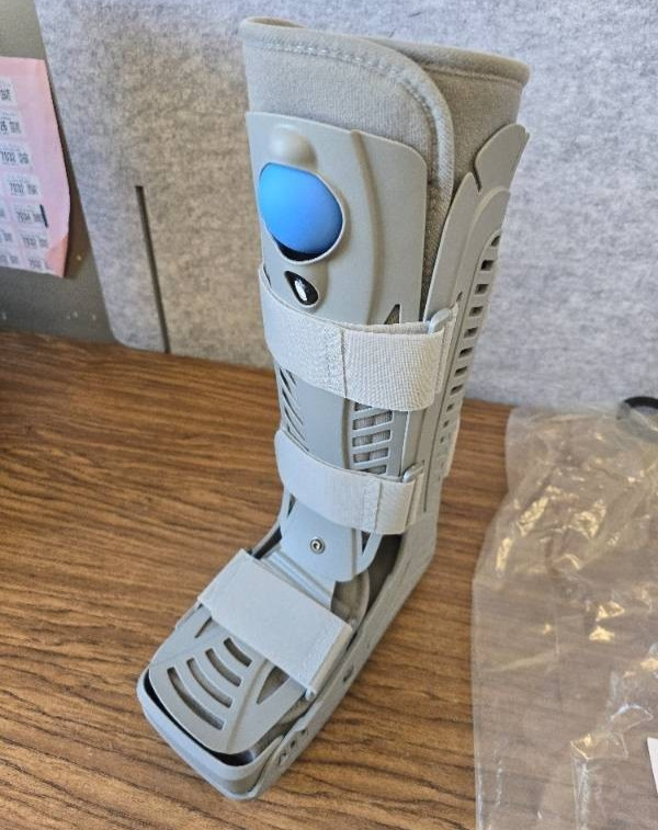 United Ortho 360 Air Walker Standard Fracture Boot Medium Grey Left/Right #16105