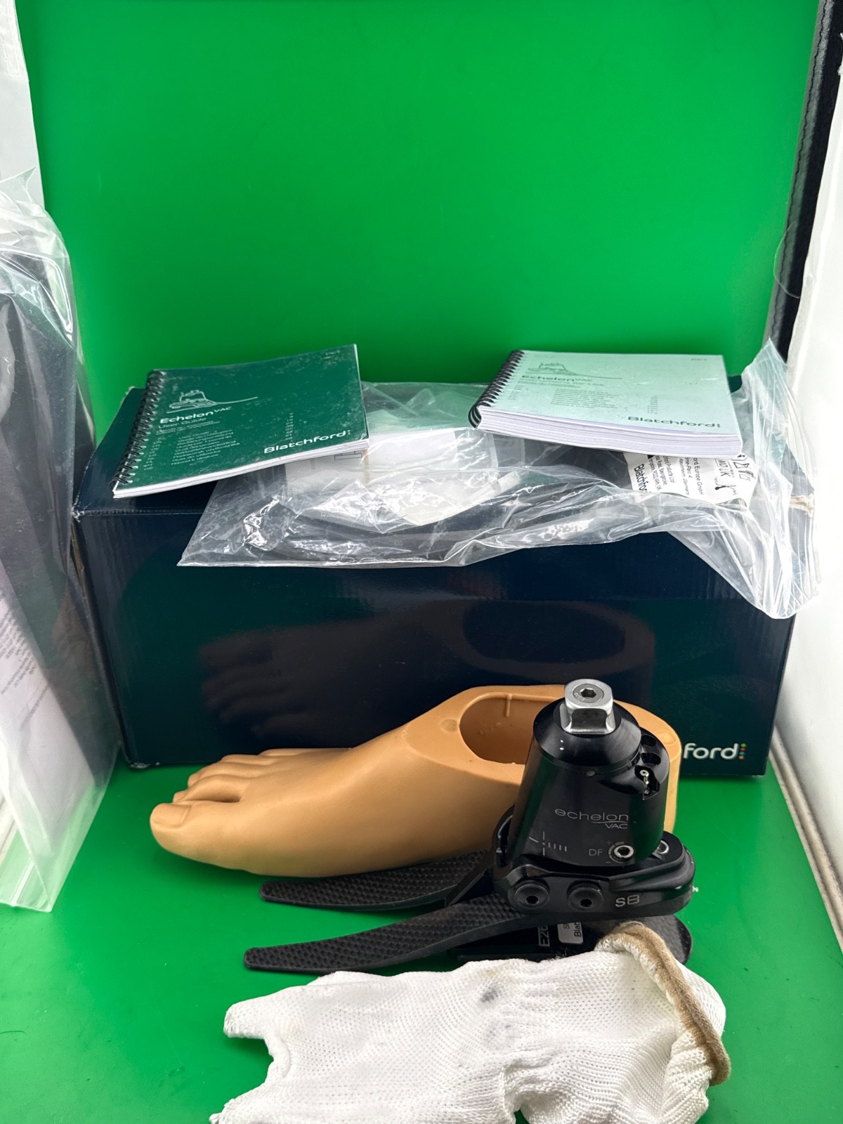 Blatchford echelon vac prosthetic foot, size 24, right shell, category 4 Perfect
