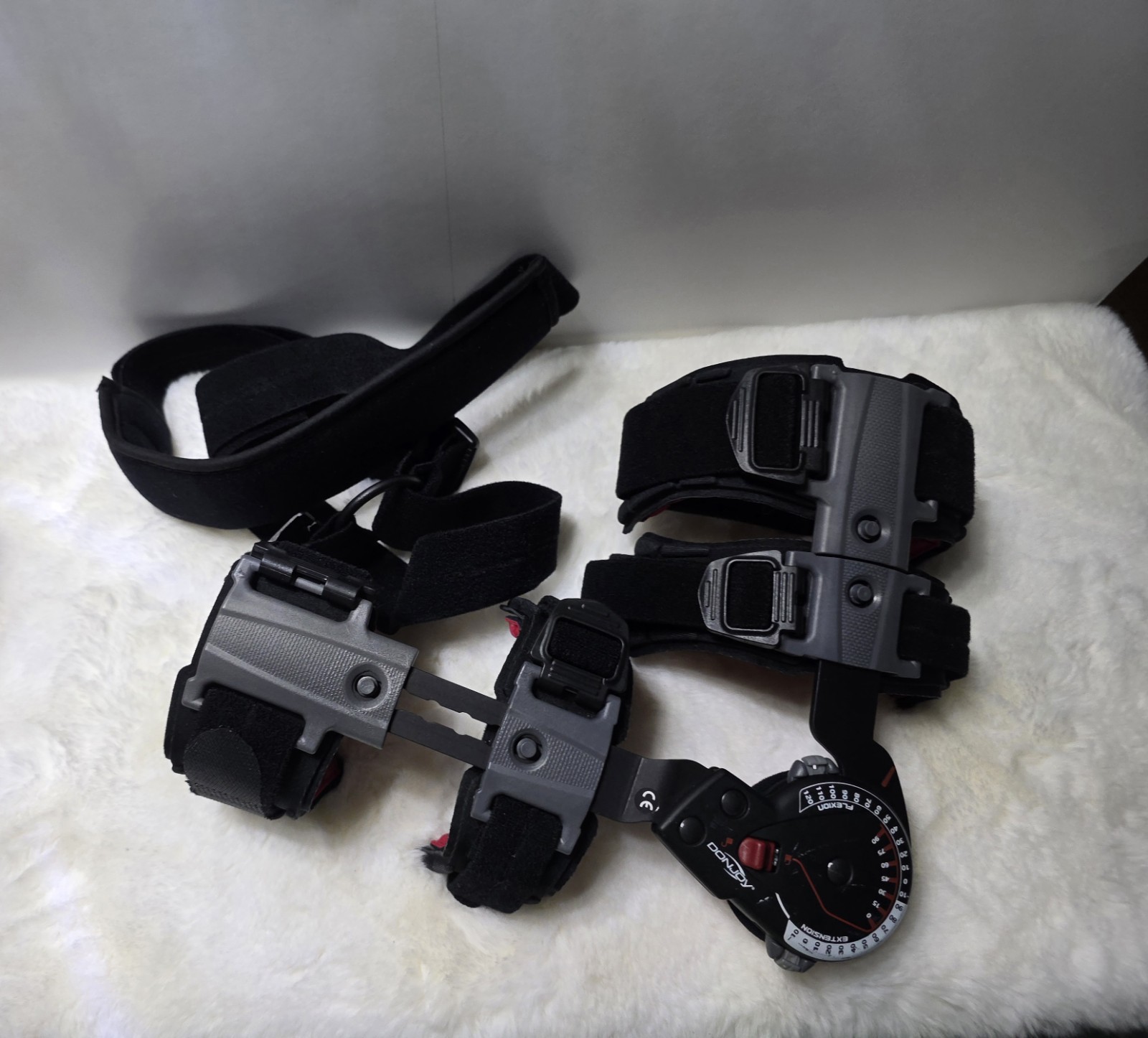 DonJoy X-Act ROM Elbow Brace Adjustable Hinged Arm Support Black/Gray
