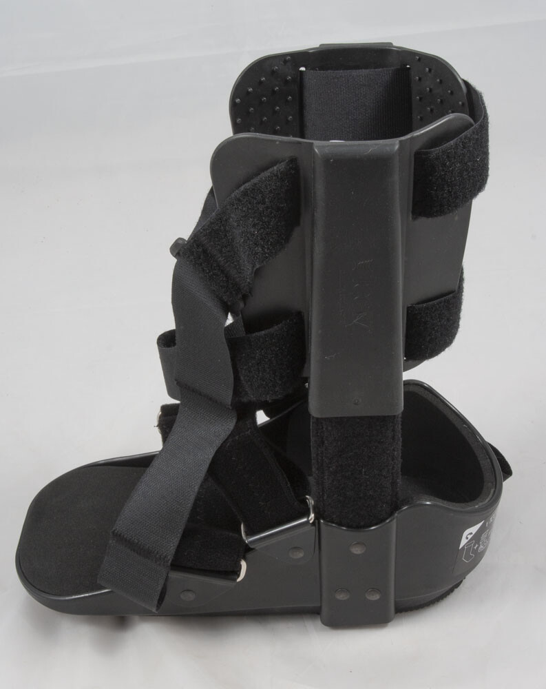 Medeffiency TCC-EZ Total Contact Casting System TCC2-1100 Regular Boot