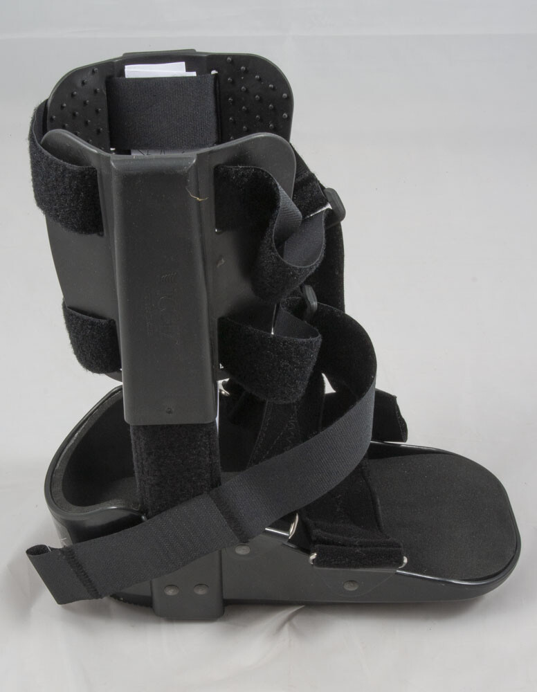Medeffiency TCC-EZ Total Contact Casting System TCC2-1100 Regular Boot