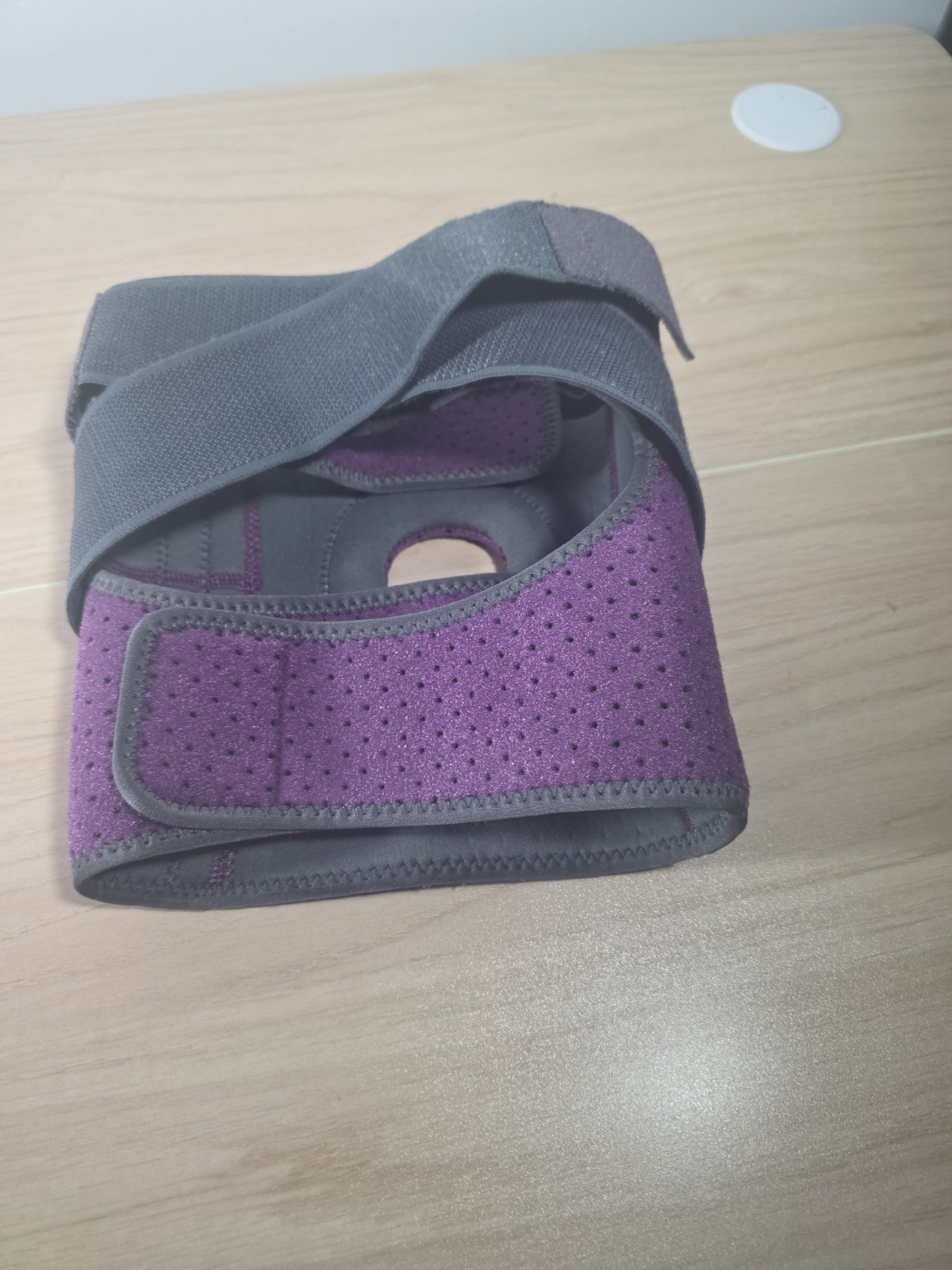 abyon 4x/5x knee support brace purple in color, open, New Without Box