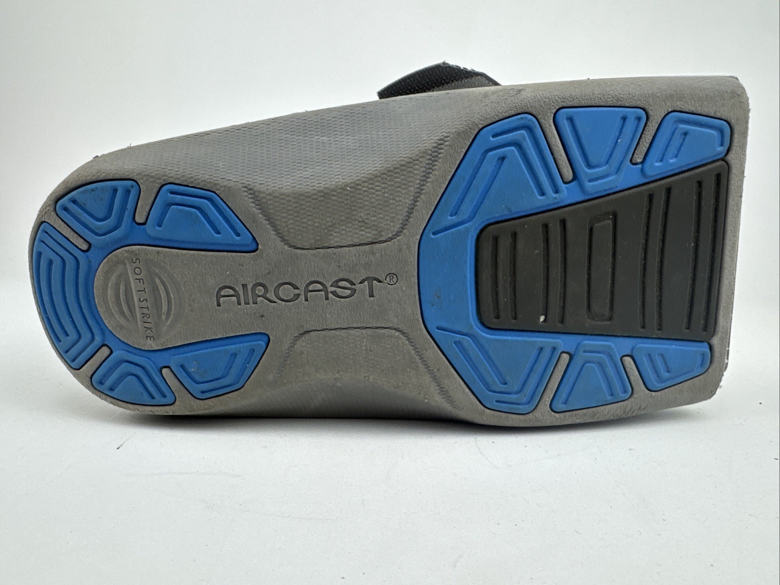 Aircast Softstrike Short Walker Brace ? Walking Boot w/ Pump DJO LLC 01ES-M